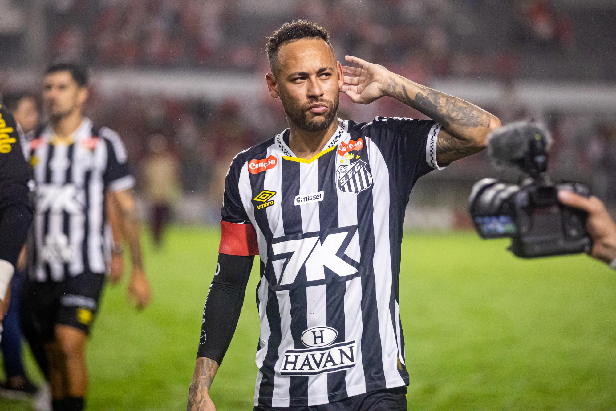 Neymar fait son retour avec Santos, juste avant la première liste de Carlo Ancelotti