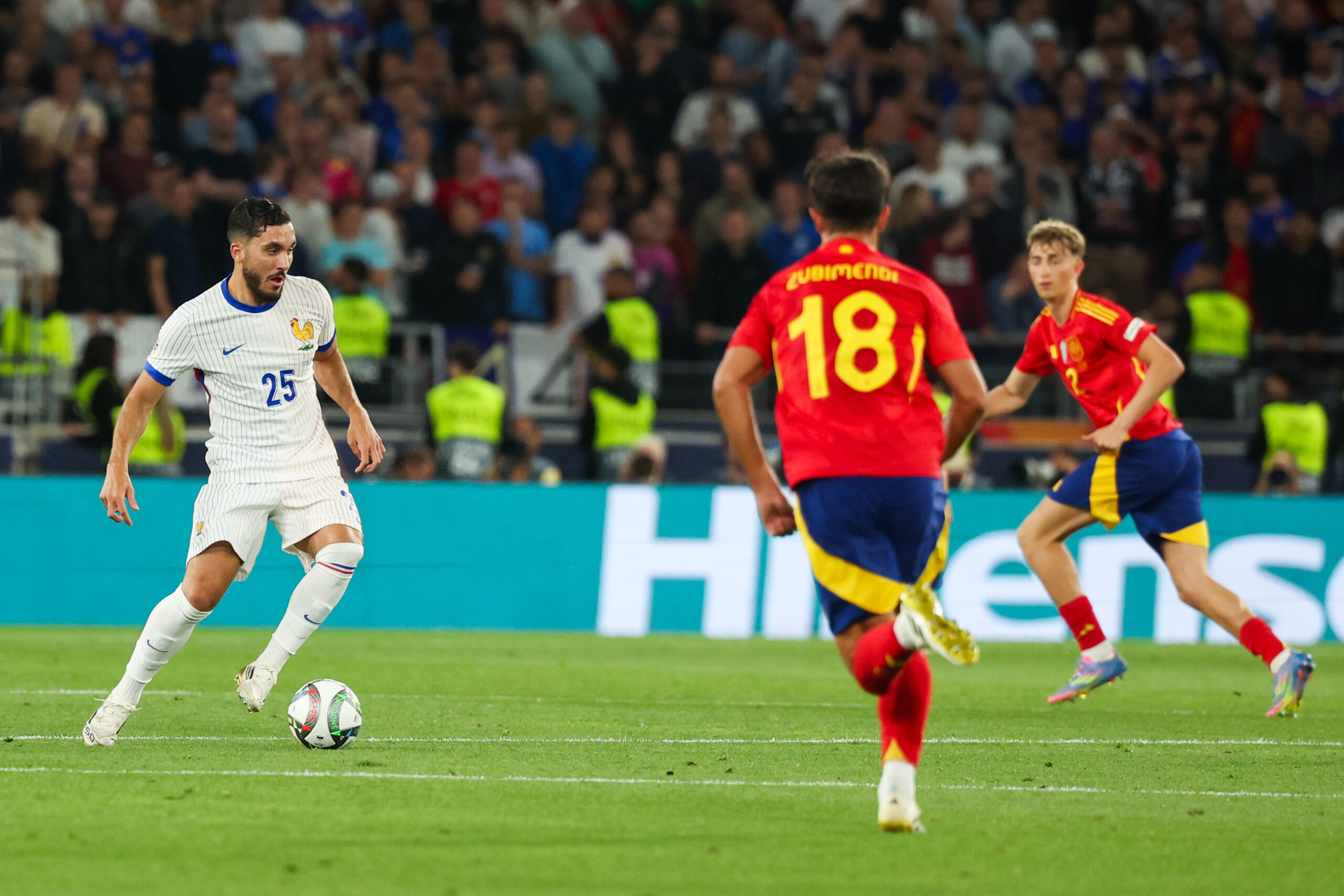 Ligue des nations - Espagne-France : Rayan Cherki, une entrée fracassante pour sa grande première en Bleus