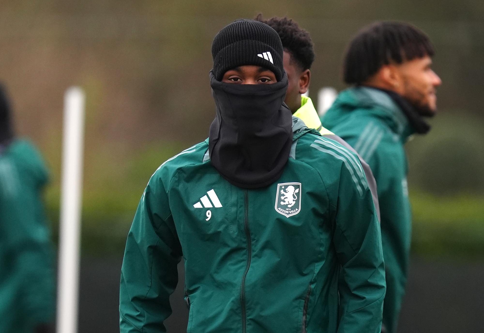 Turquie : Jhon Durán sèche son premier entraînement à Fenerbahçe et provoque la colère de José Mourinho