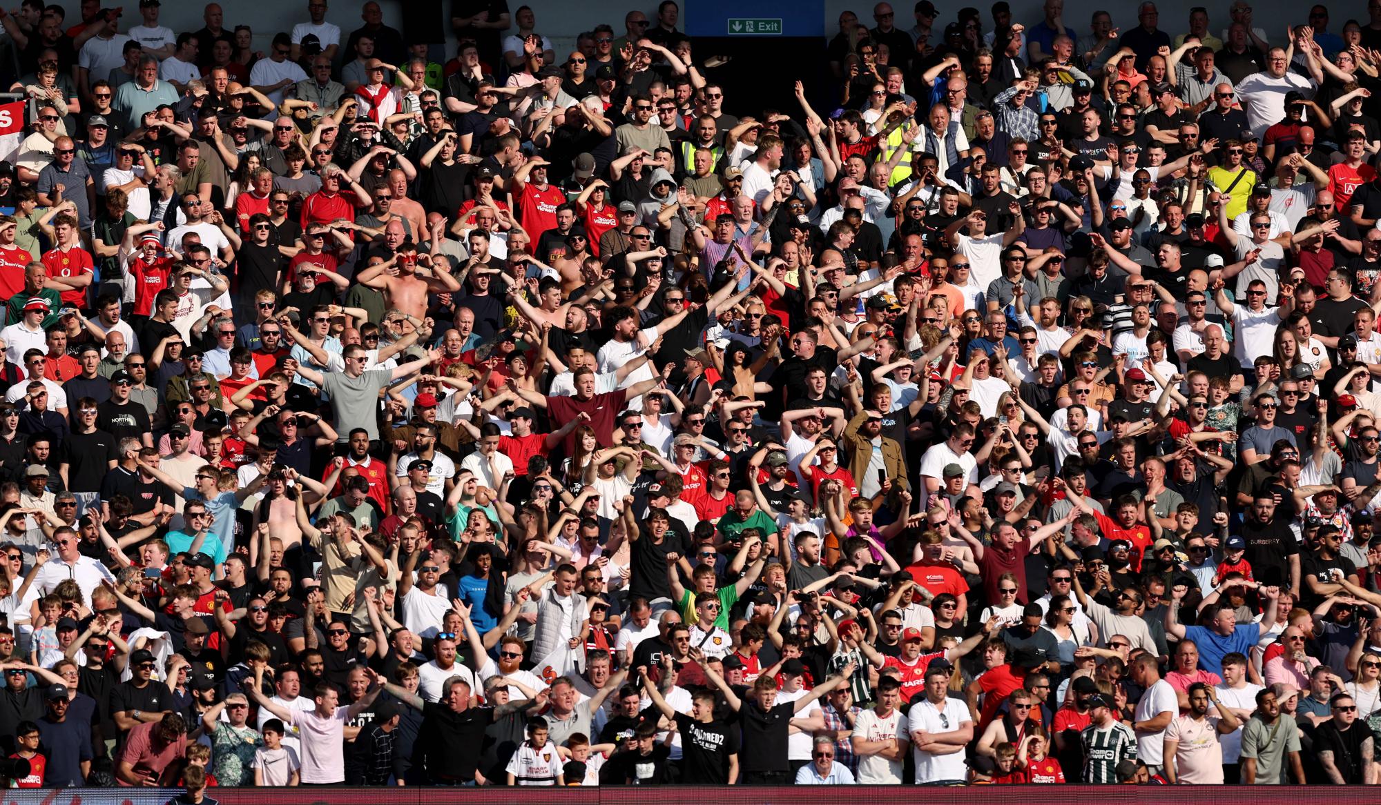 Les supporters de Manchester United, champions des arrestations cette saison en Angleterre