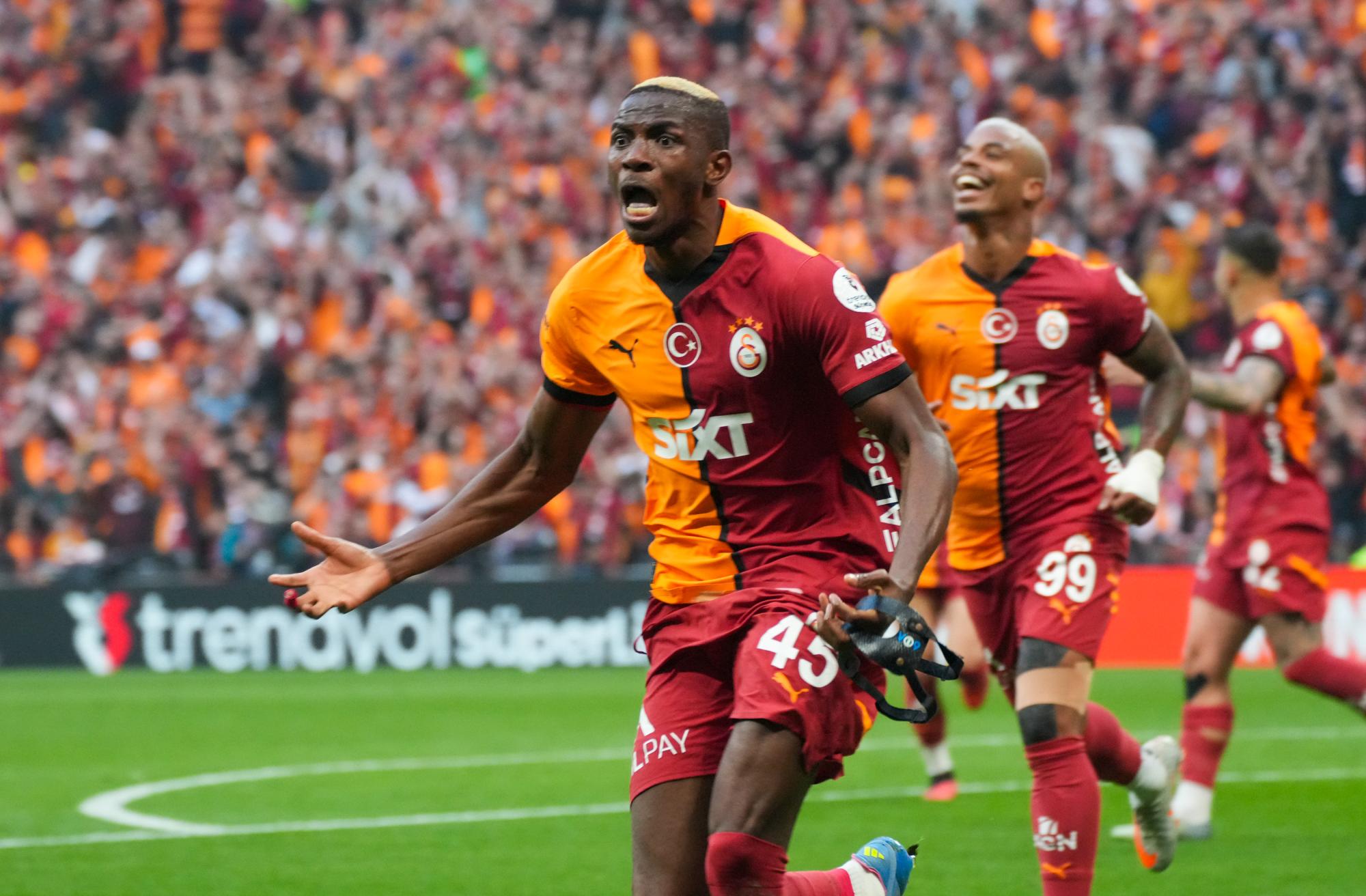 Mercato : Victor Osimhen va signer à Galatasaray avec une clause «//anti-Serie A »