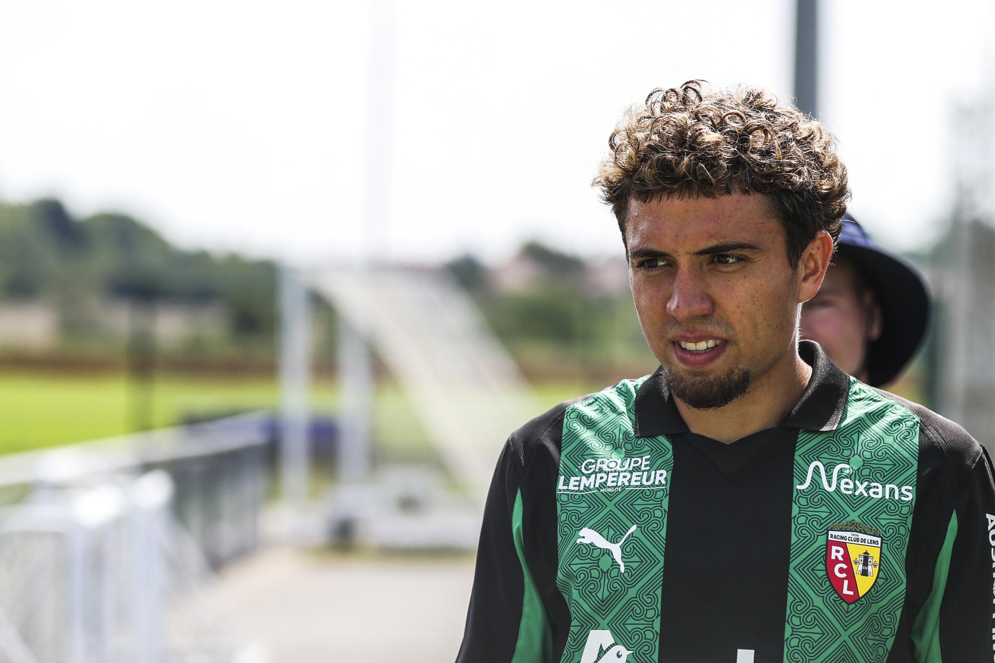 Mercato : Pierre Sage, entraîneur de Lens, comprend le départ de Neil El Aynaoui qui file à la Roma