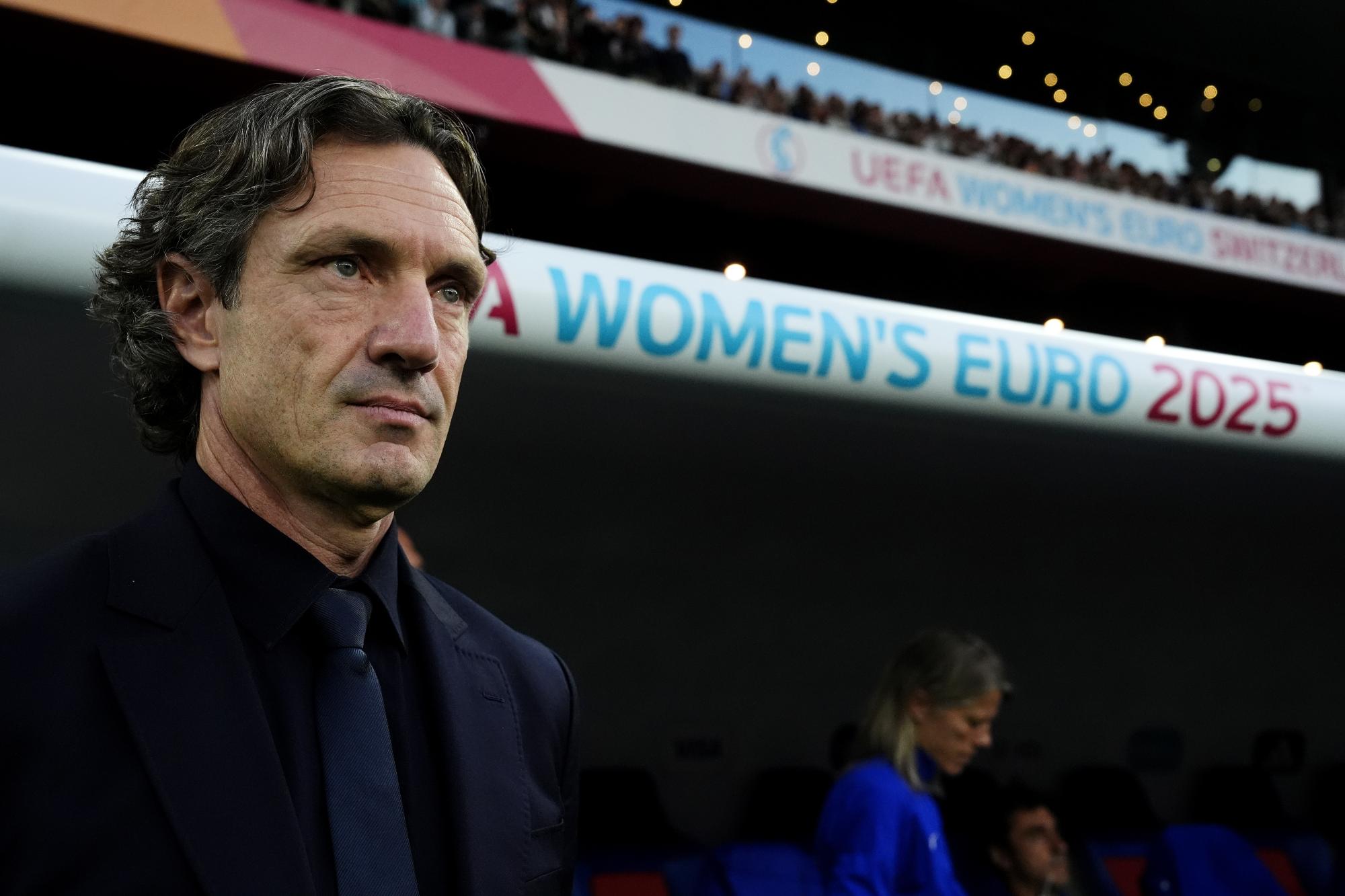 Euro féminin, France : Laurent Bonadei, le sélectionneur éliminé par l'Allemagne qui n'a rien changé