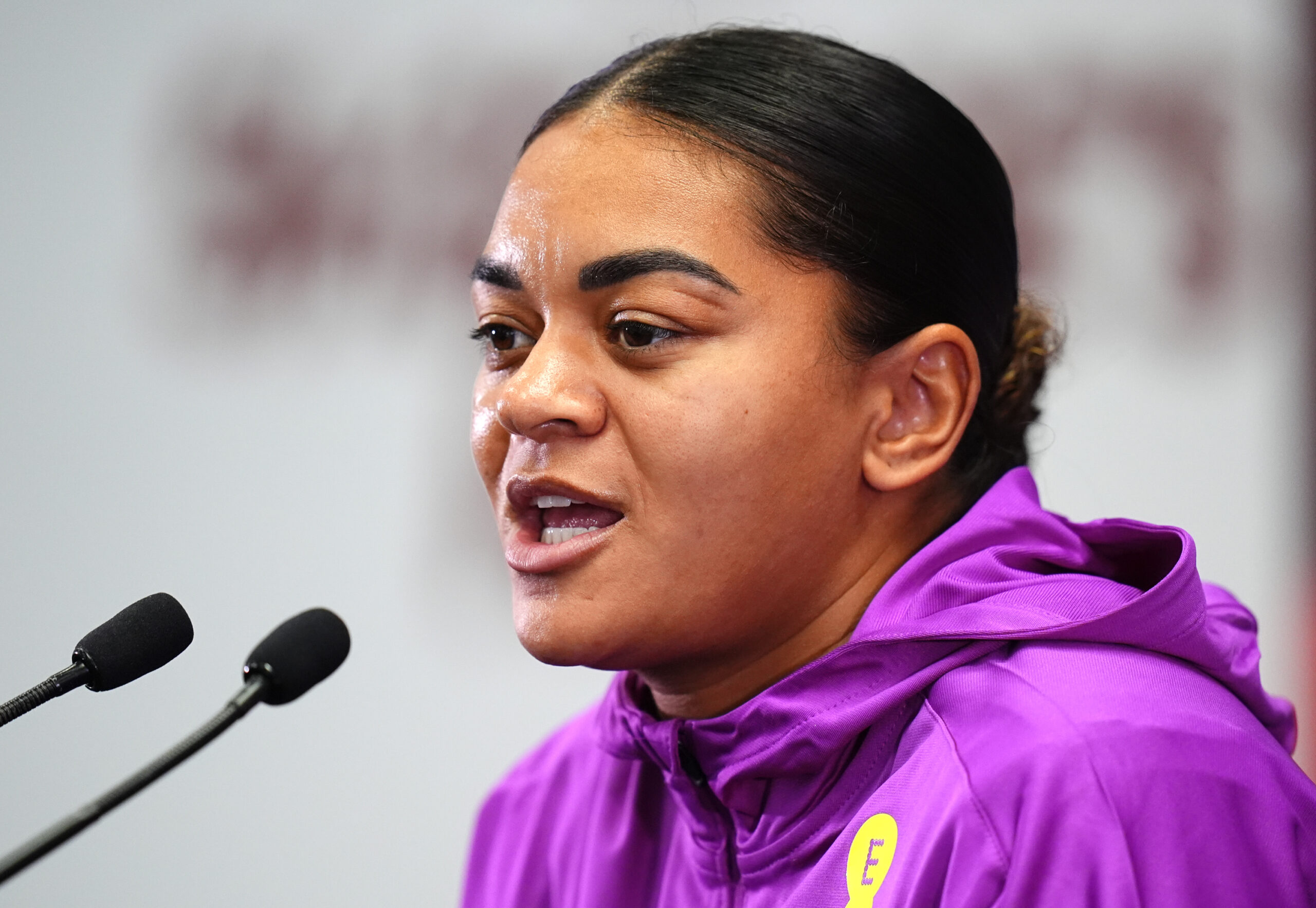 Euro féminin 2025 : la réaction symbolique des Anglaises face aux insultes racistes qui visent Jess Carter