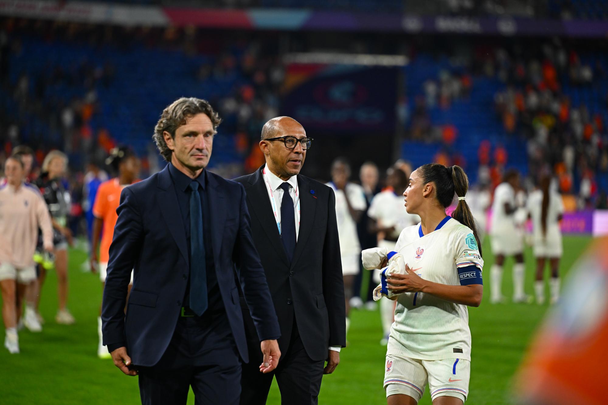 «/Il y a des choses positives à retenir/» : Philippe Diallo conforte Laurent Bonadei à la tête des Bleues