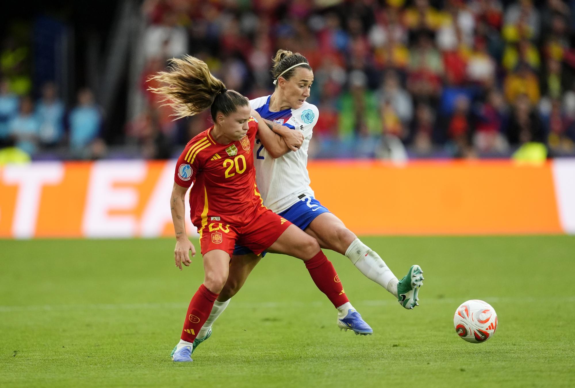 Lucy Bronze révèle avoir joué l'Euro blessée