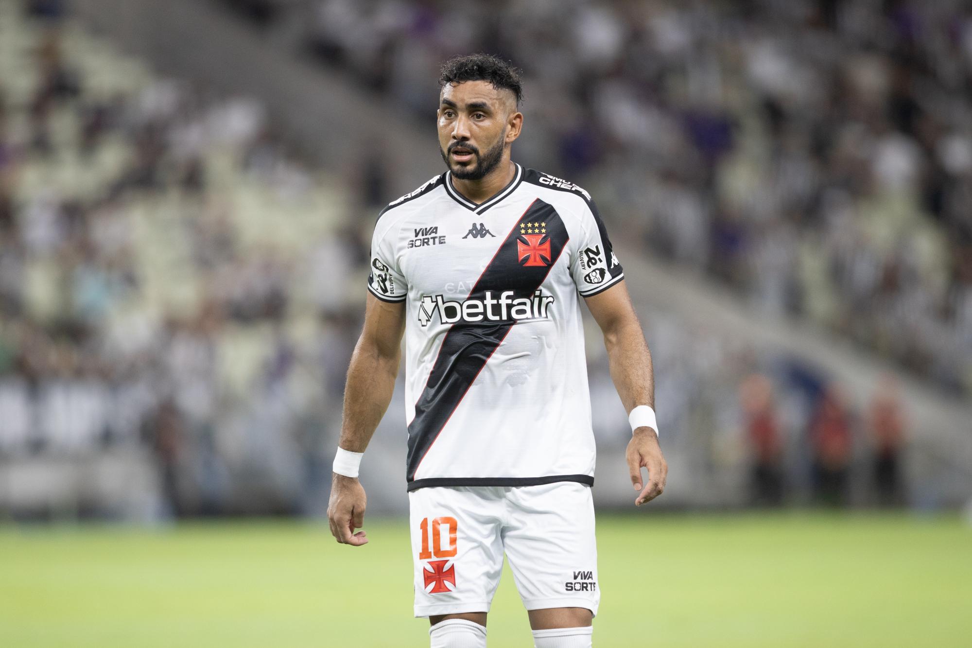 Brésil : L'ancien joueur de l'OM, Dimitri Payet sera bien jugé pour violences psychologiques