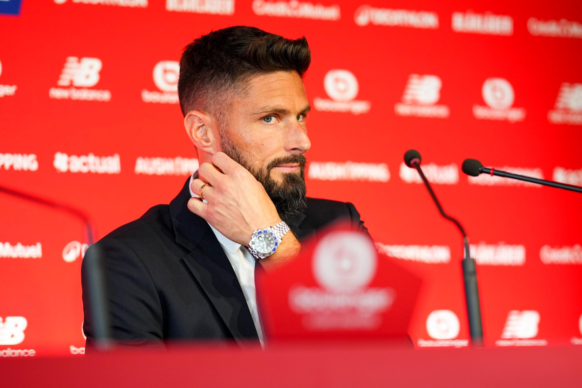 Olivier Giroud se manque pour son bizutage au LOSC et peut oublier les concours de chant