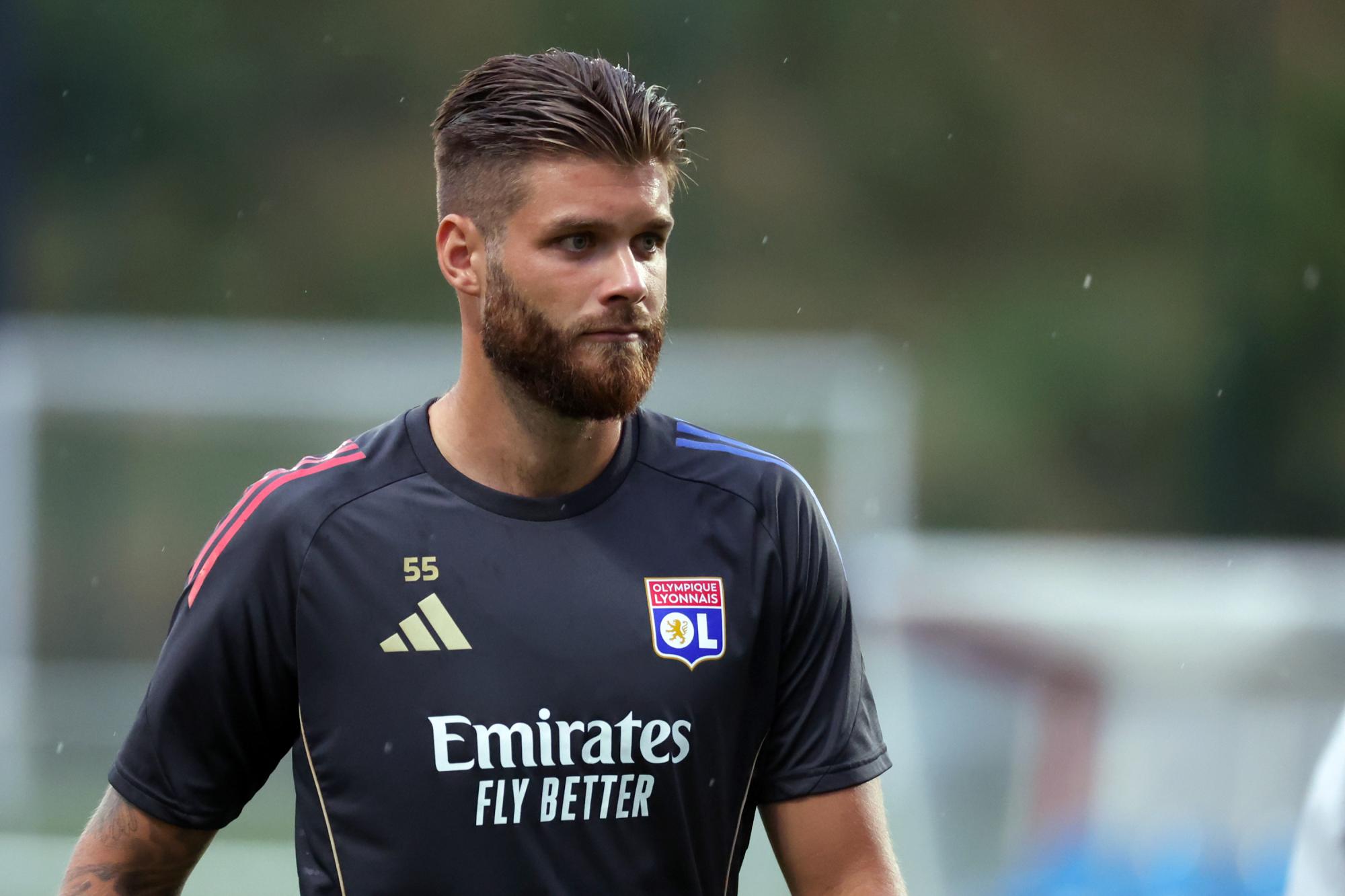Mercato : Le gardien Matt Turner et le défenseur Duje Caleta-Car quittent l'Olympique lyonnais