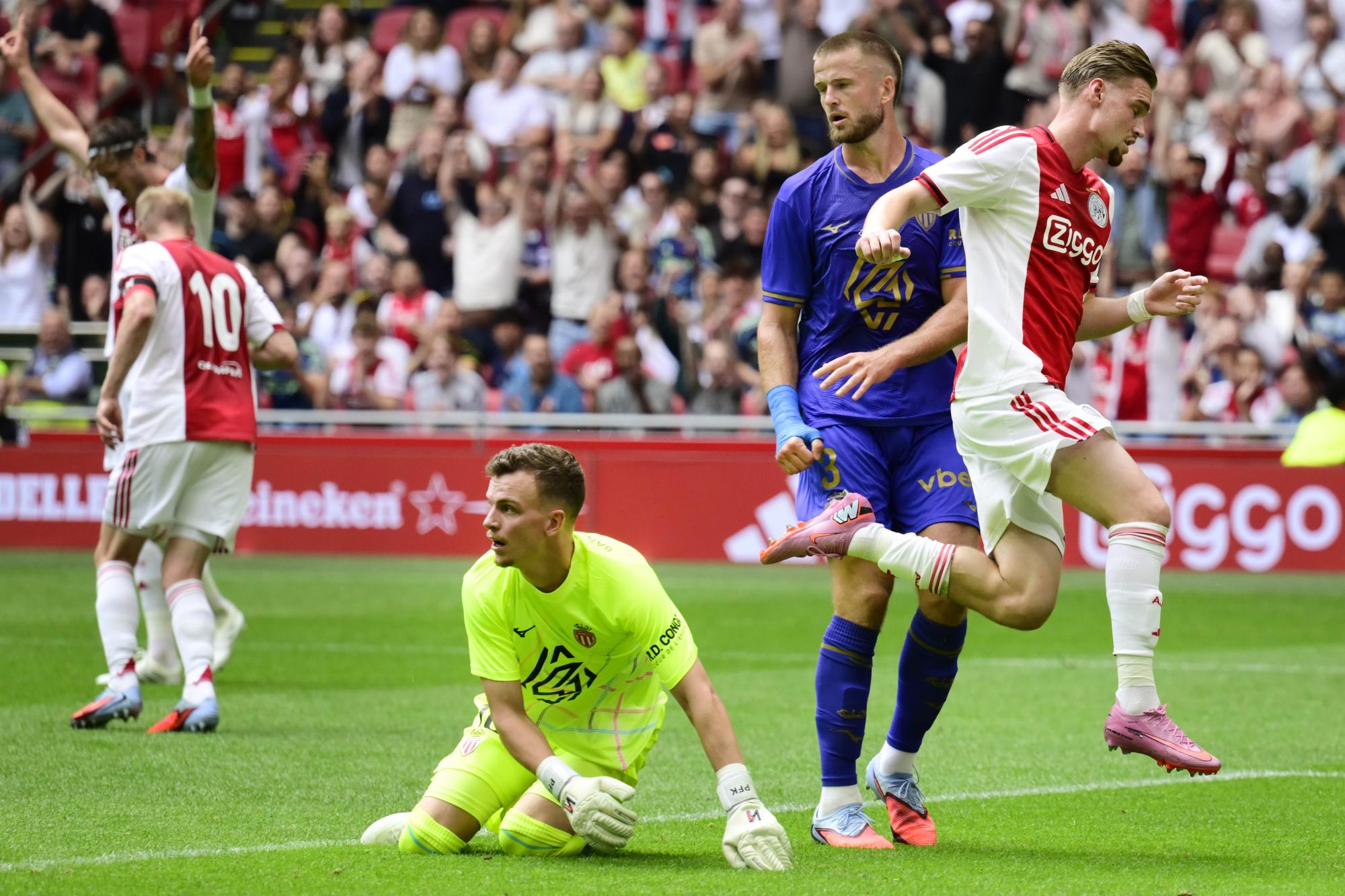Monaco se fait rattraper par l'Ajax Amsterdam