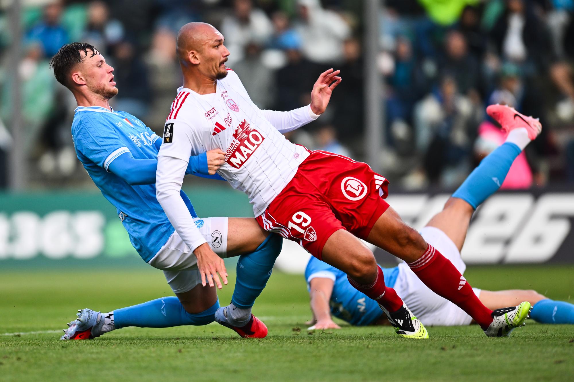 Amical : champion d'Italie en titre, Naples se fait moucher par Brest et par un doublé de Ludovic Ajorque