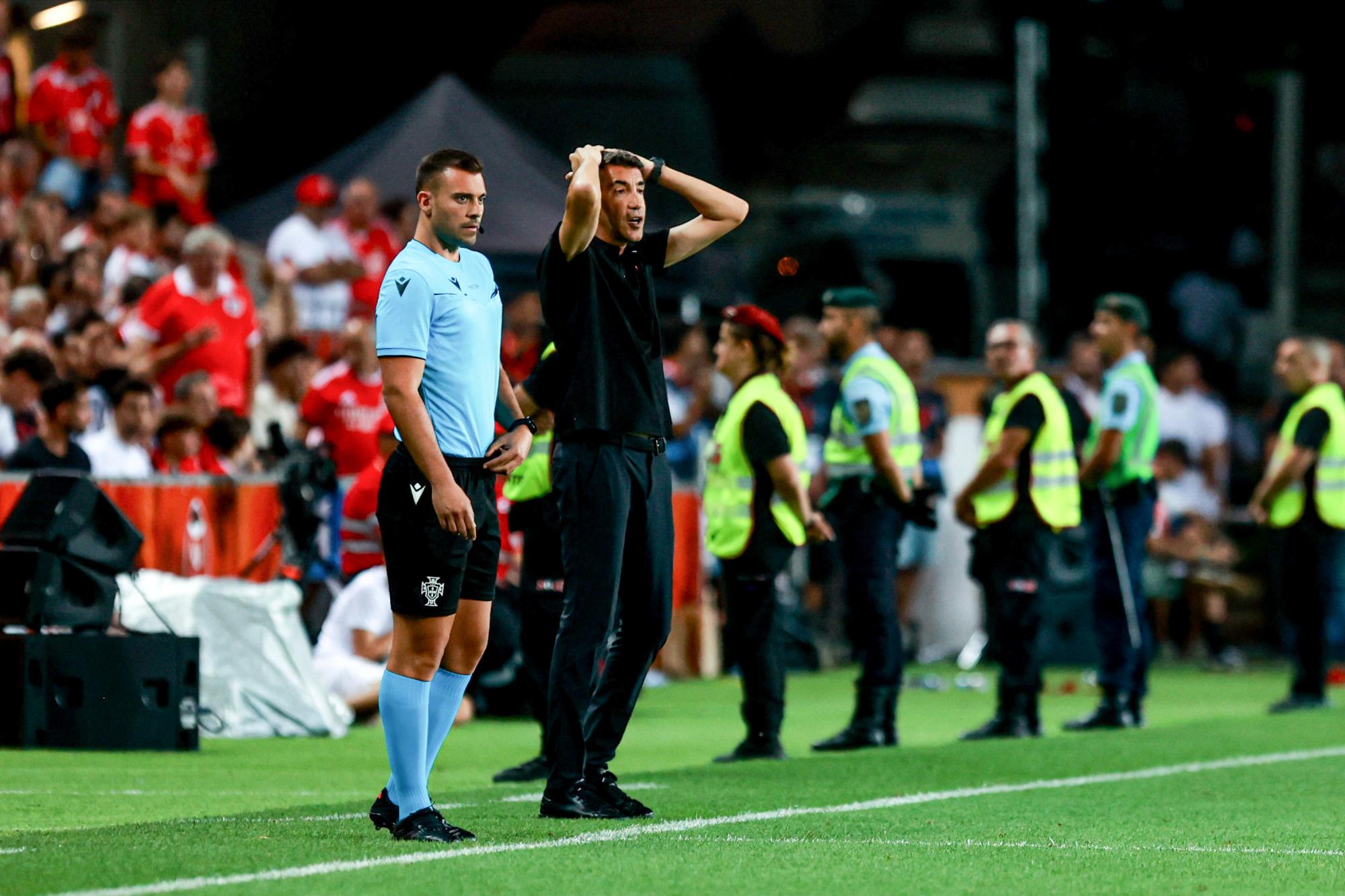 À la veille du match contre Nice, les joueurs du Benfica ont été retardés à l'aéroport pendant trois heures