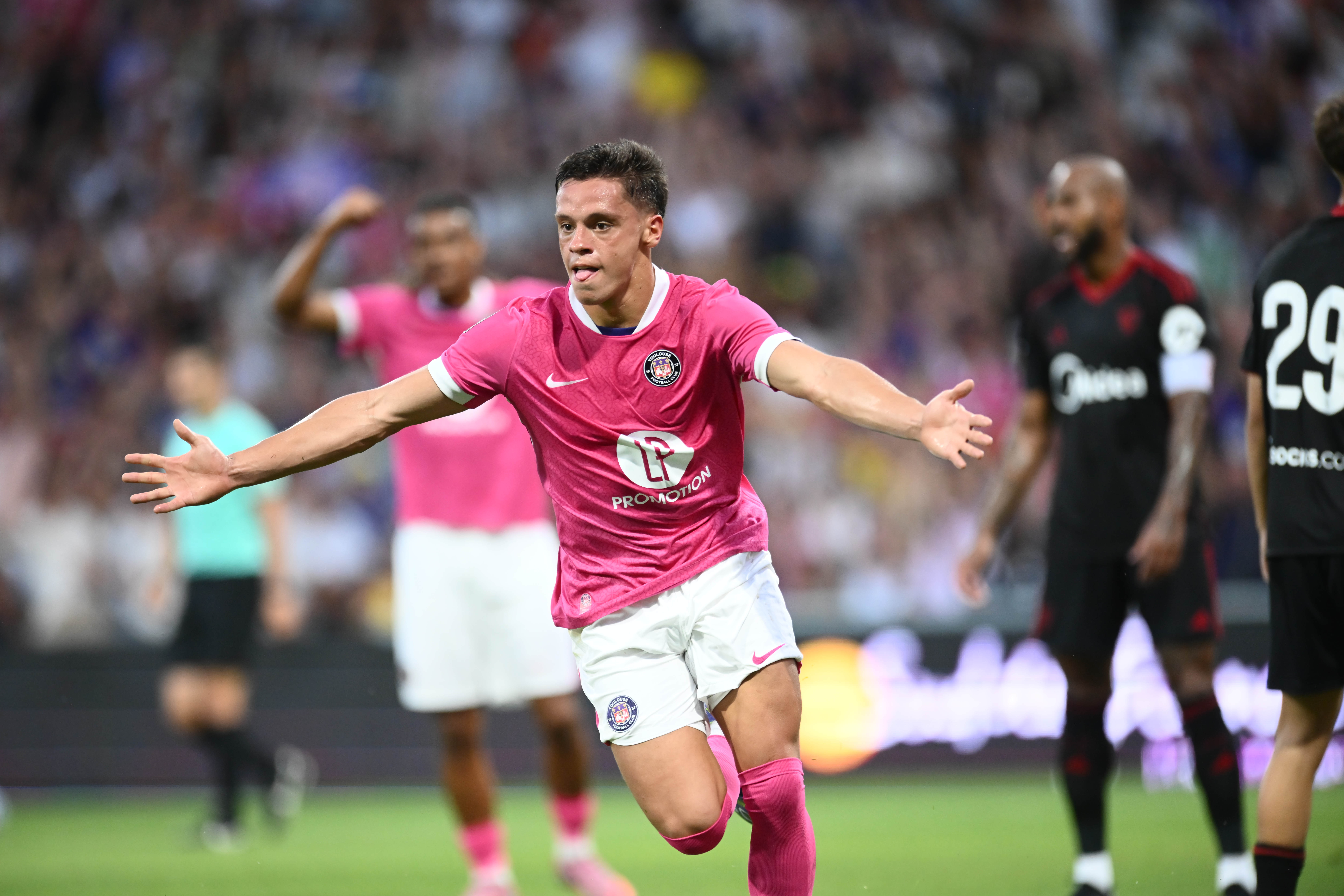 Amical : Le Toulouse FC arrache un match nul contre le Séville FC grâce à sa recrue Santiago Hidalgo