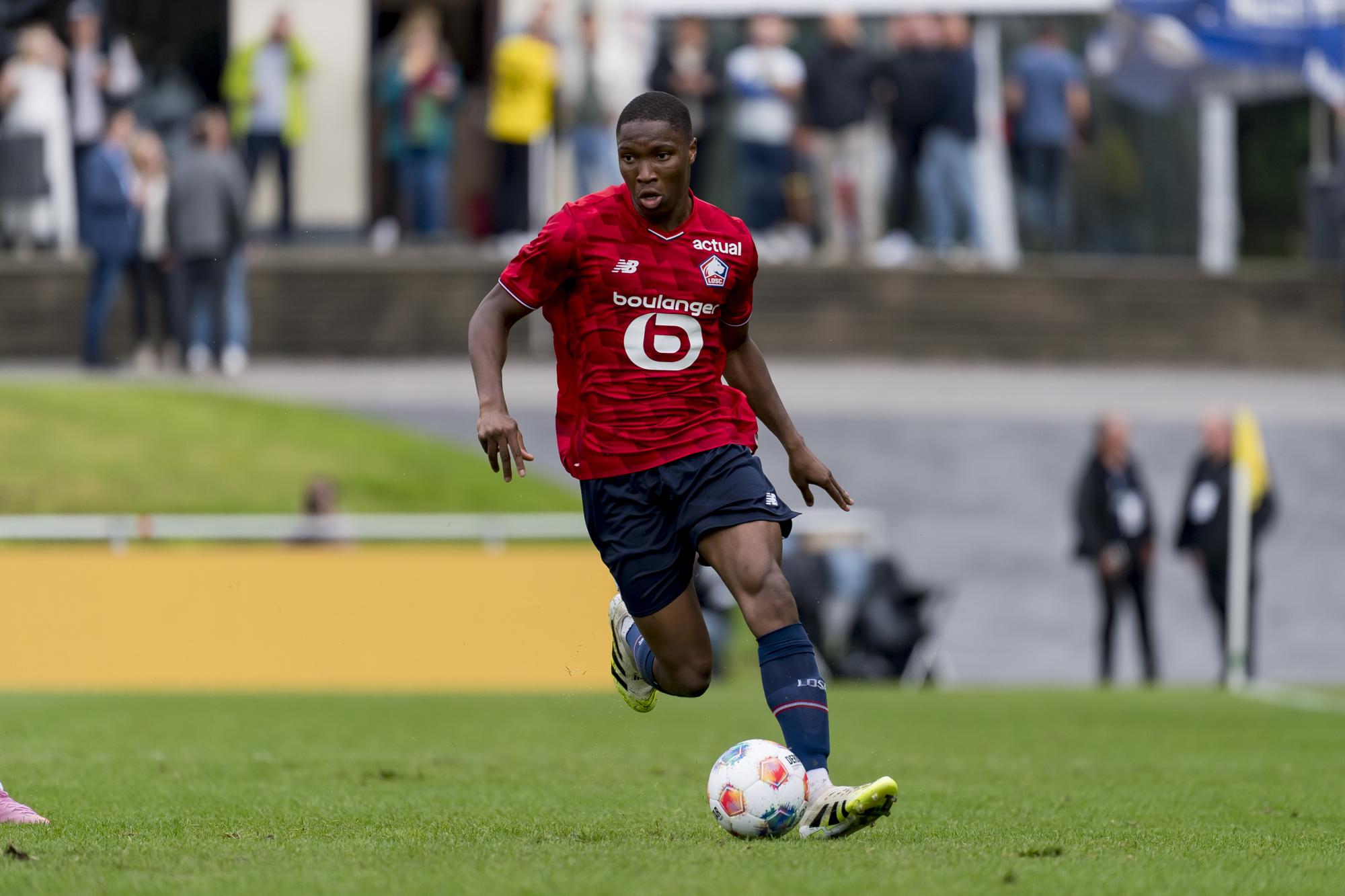 Mercato : Bafodé Diakité quitte le LOSC et prend la place d'Illya Zabarnyi à Bournemouth