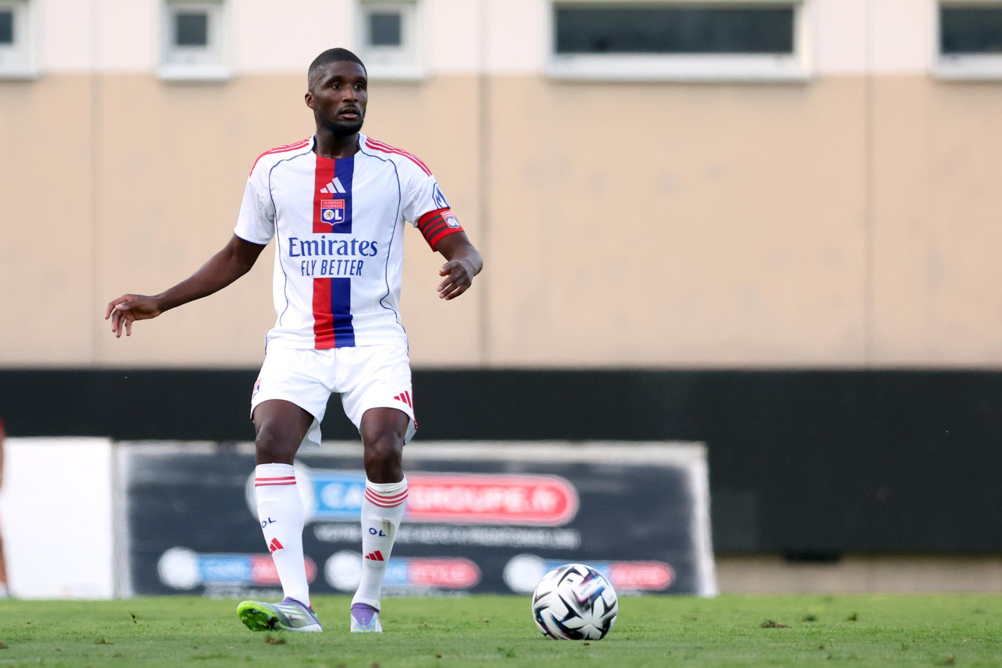 Mercato : Clinton Mata prolonge à l'OL