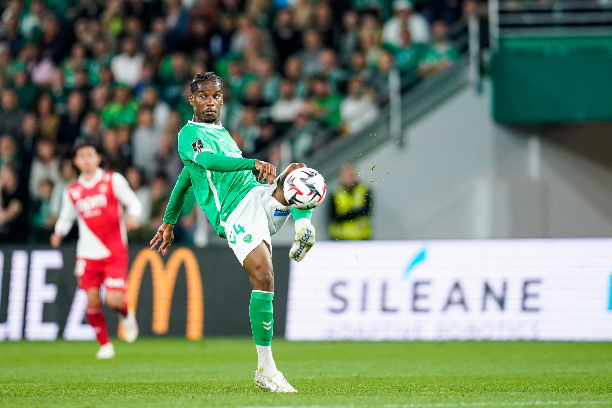 Mercato : Saint-Étienne lève l'option d'achet de Pierre Ekwah, qui ne veut pas jouer en Ligue 2