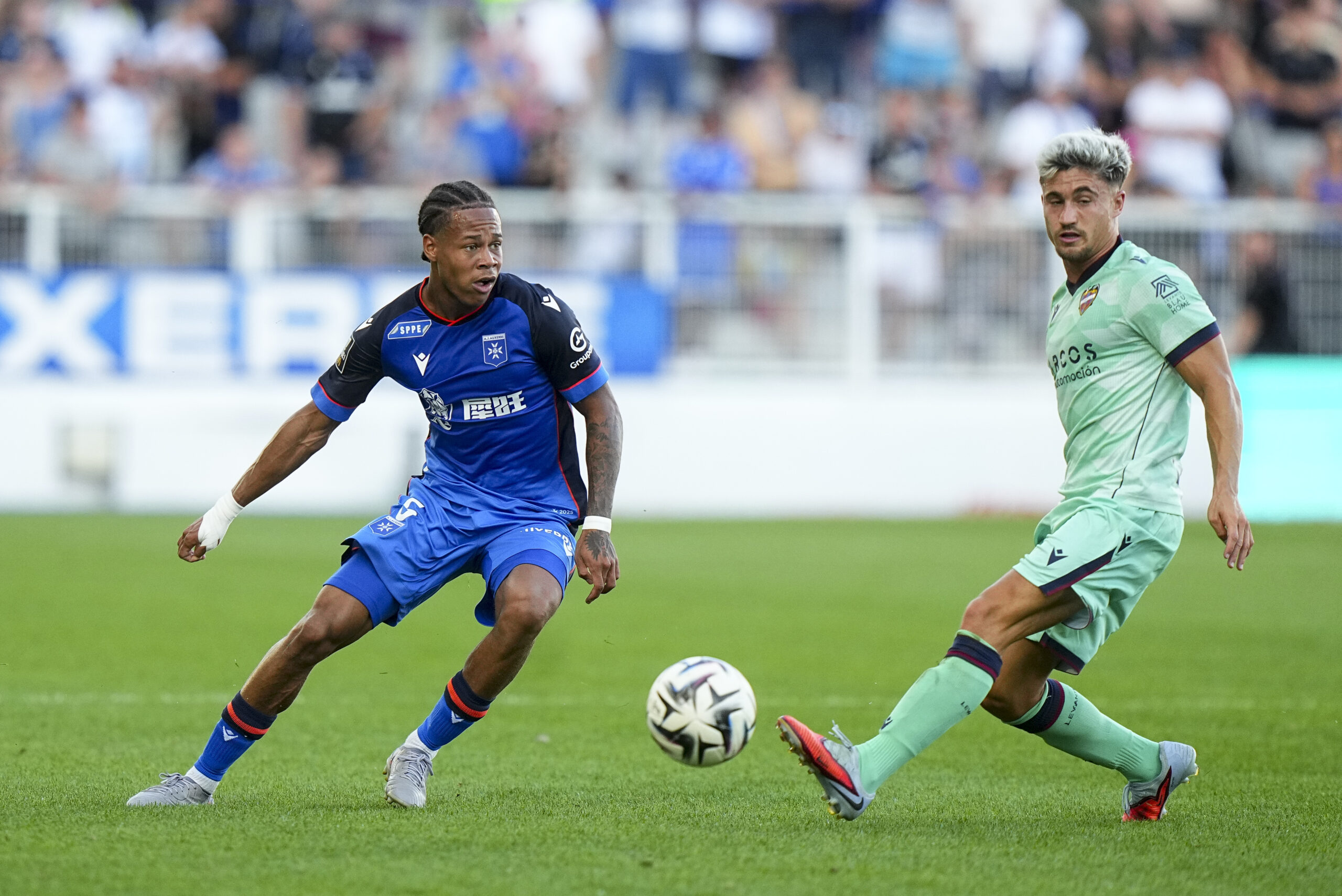 Levante ne compte que dix joueurs inscrits à la veille de son entrée en lice en Liga