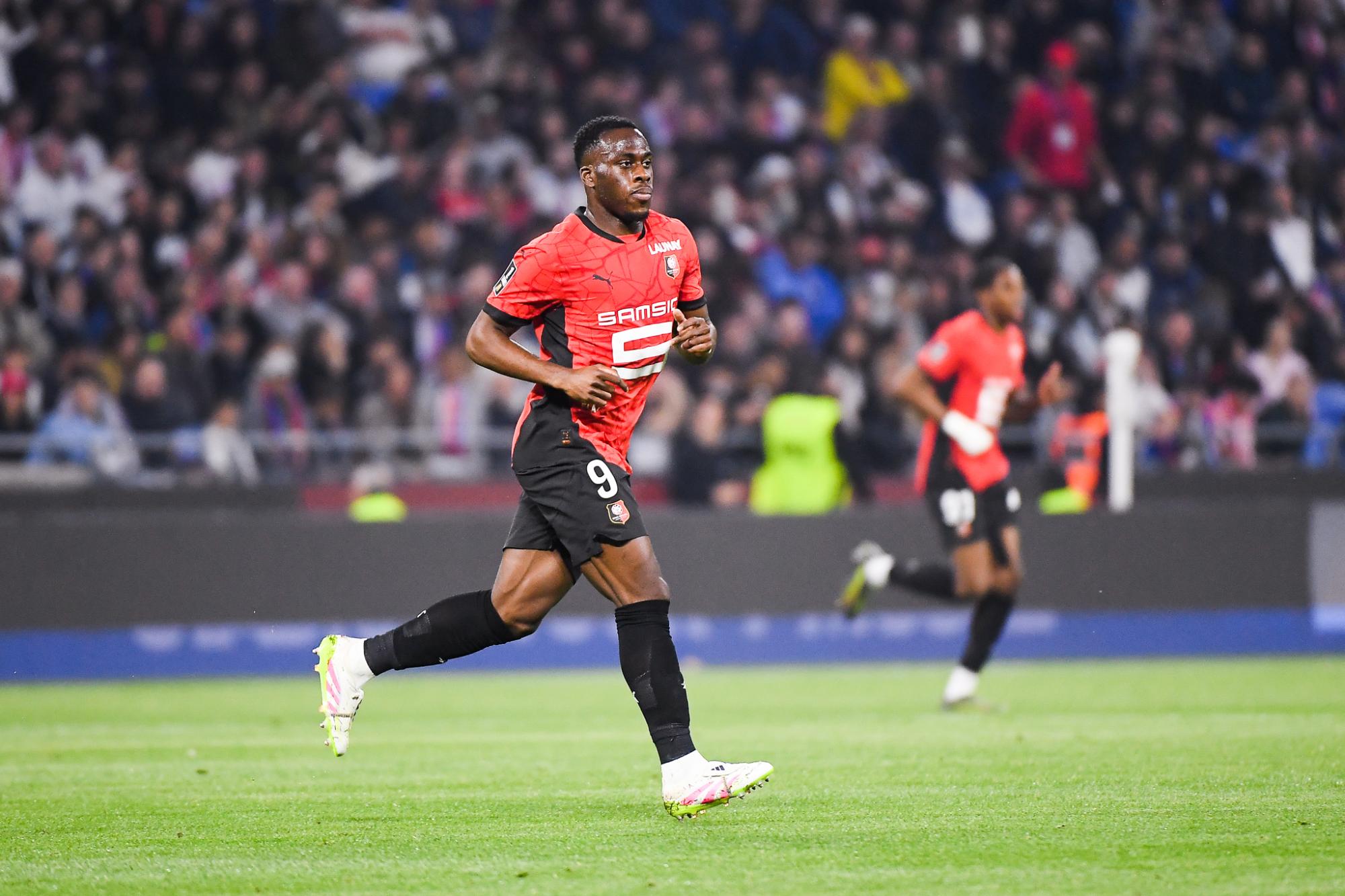 Mercato : Arnaud Kalimuendo à Nottingham Forest, c'est officiel