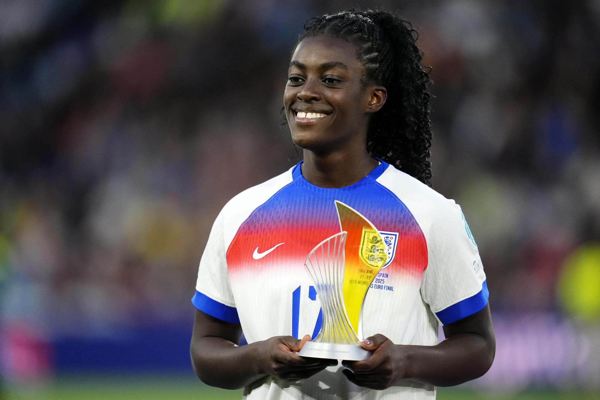 La nouvelle star du football féminin anglais Michelle Agyemang retourne à Brighton