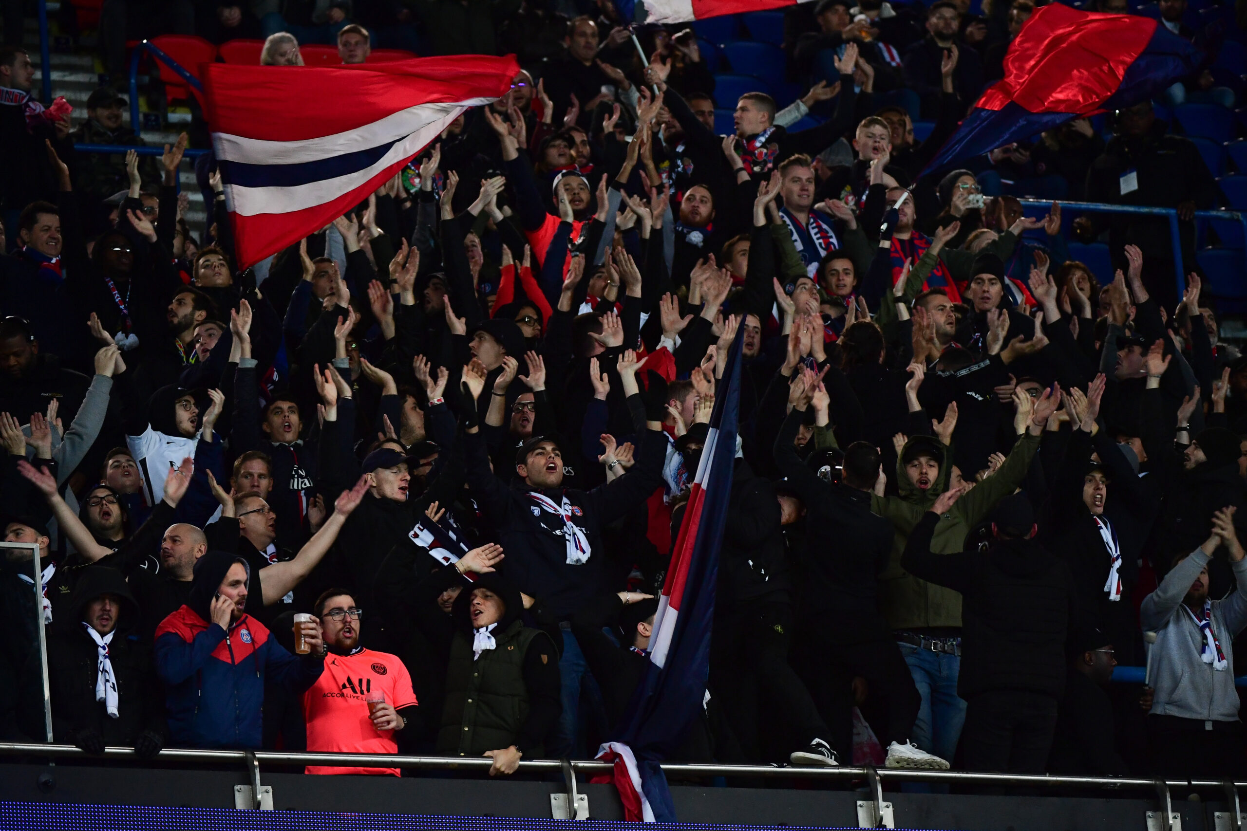 Ligue 1 : 500 ultras du CUP seront en tribune Boulogne pour PSG-Angers