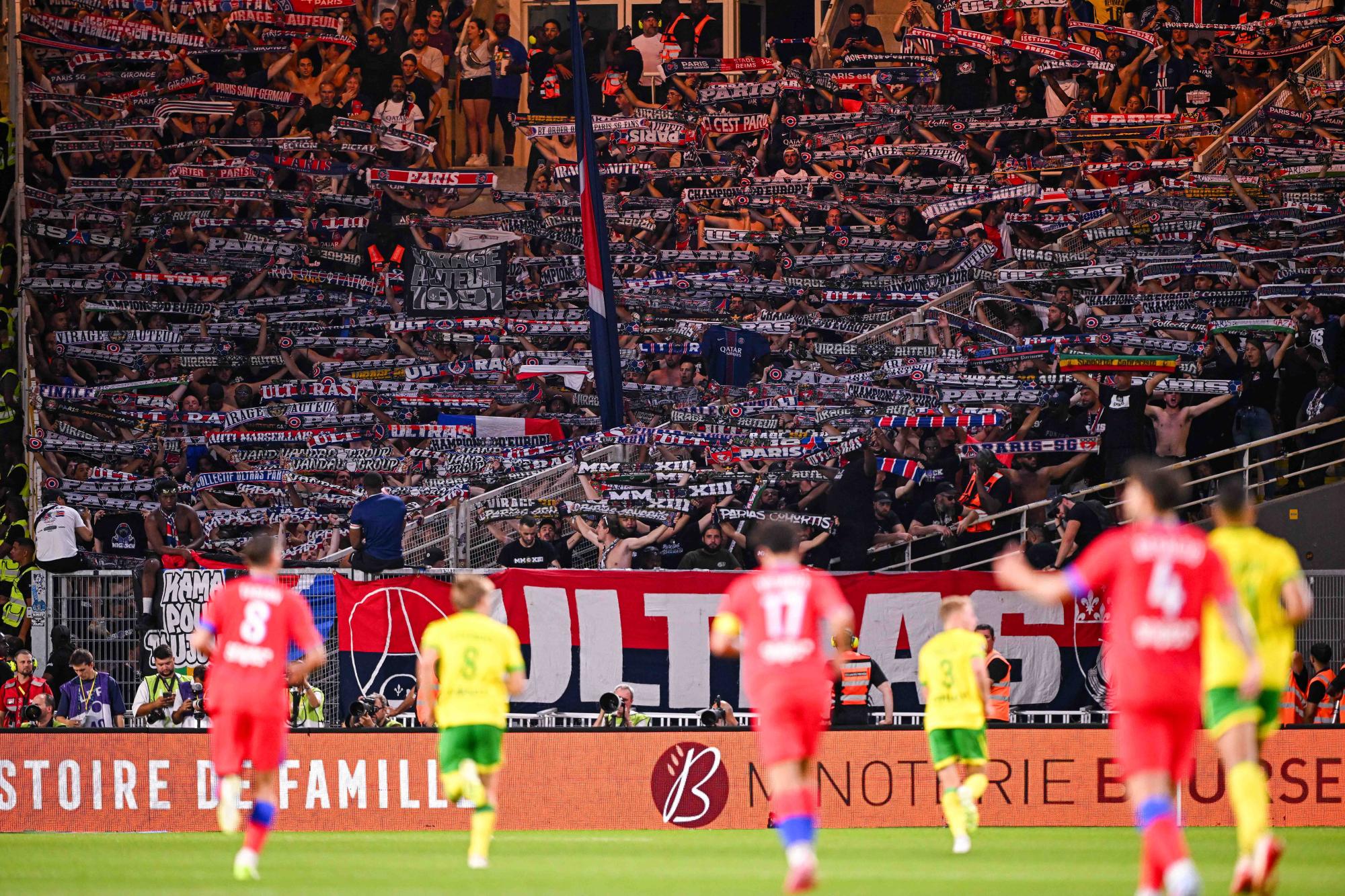 Quel est l'origine du chant « Tous ensemble, on chantera » des supporters du PSG ?