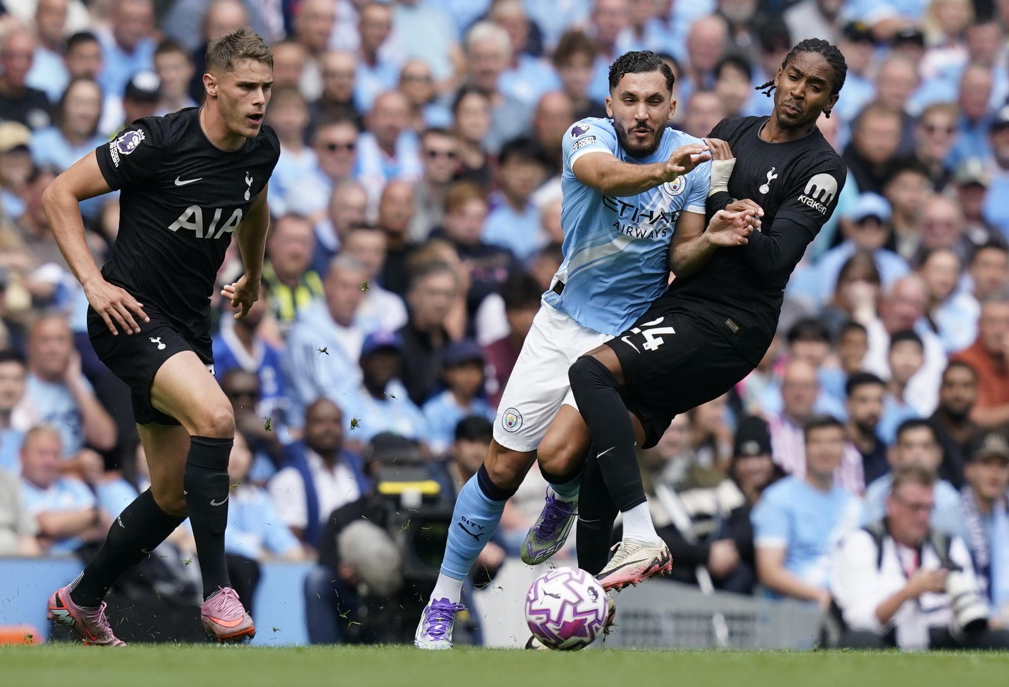 Premier League : Tottenham bat Manchester City