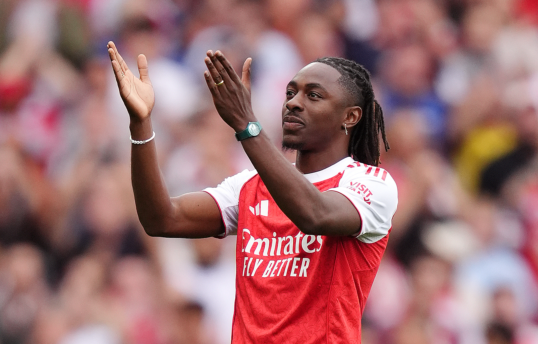 Eze présenté à l'Emirates Stadium avant Arsenal-Leeds