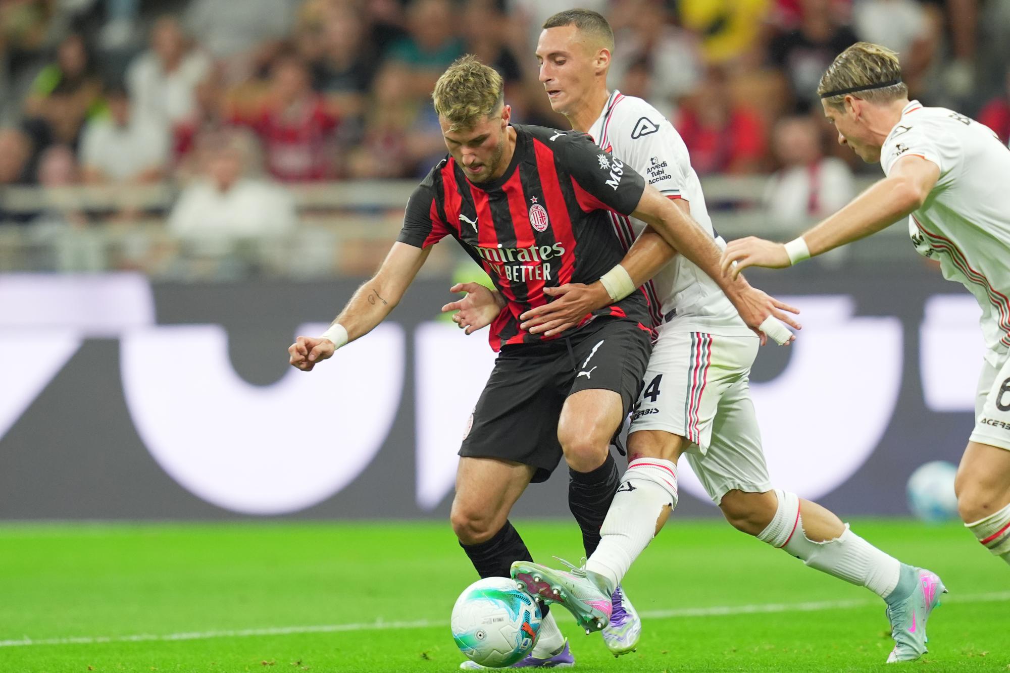 Serie A : le Milan commence mal, la Roma débute bien