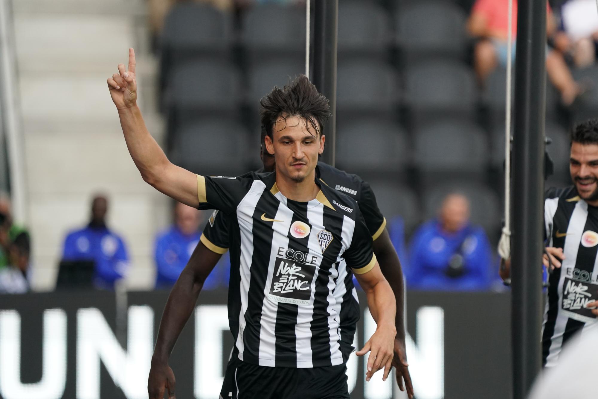 Mercato : Rennes officialise l'arrivée d'Estéban Lepaul en provenance d'Angers