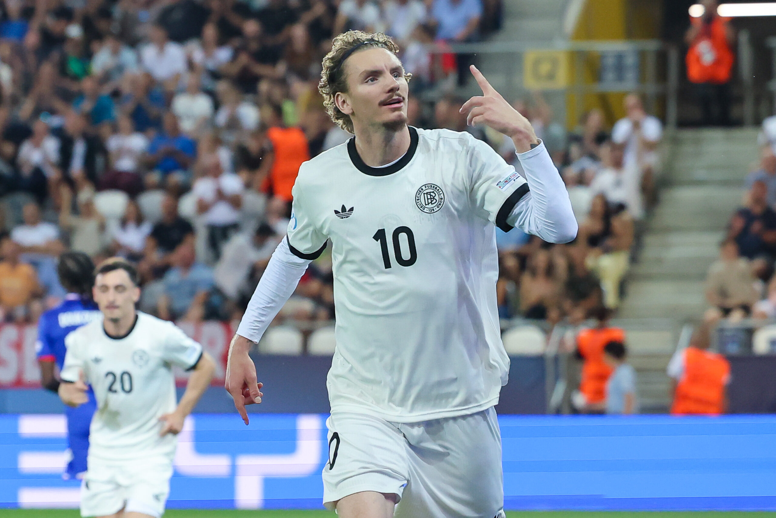 Mercato : Newcastle claque près de 80 millions d'euros pour Nick Woltemade, attaquant de Stuttgart