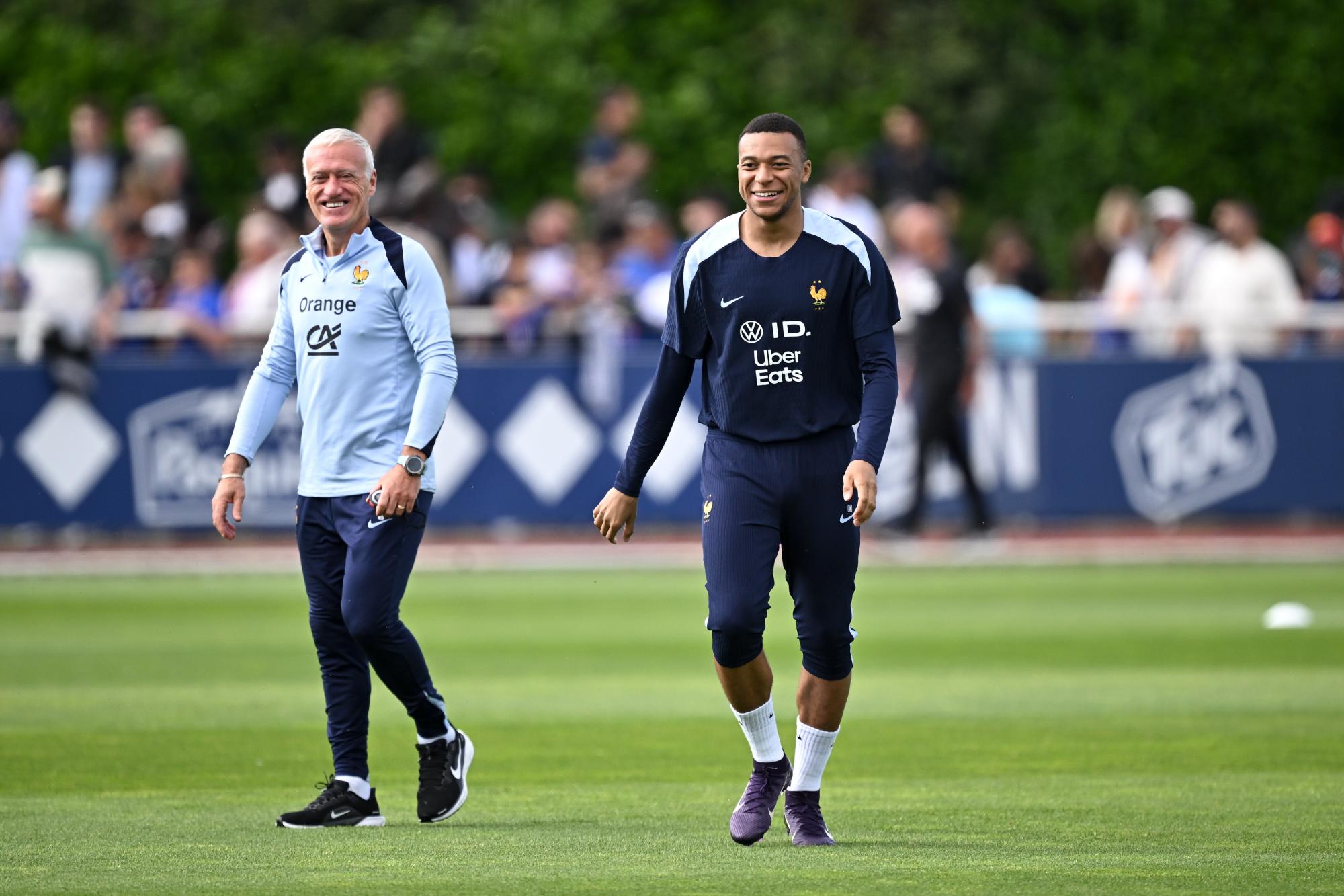 Ukraine-France : Pour Kylian Mbappé, Didier Deschamps est «/un monument du football français/»
