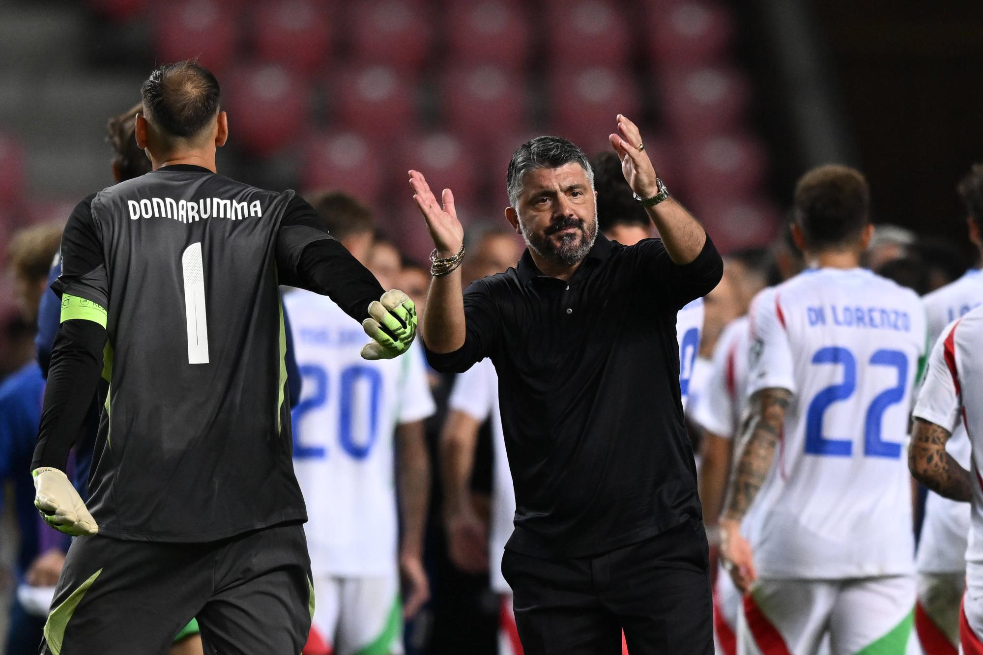 Le sélectionneur de l'Italie Gennaro Gattuso pète un plomb contre un joueur d'Israël