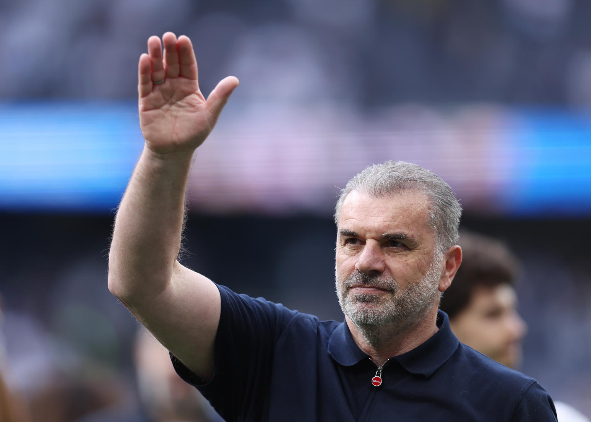Ange Postecoglou devrait s'asseoir sur le banc de Nottingham Forest