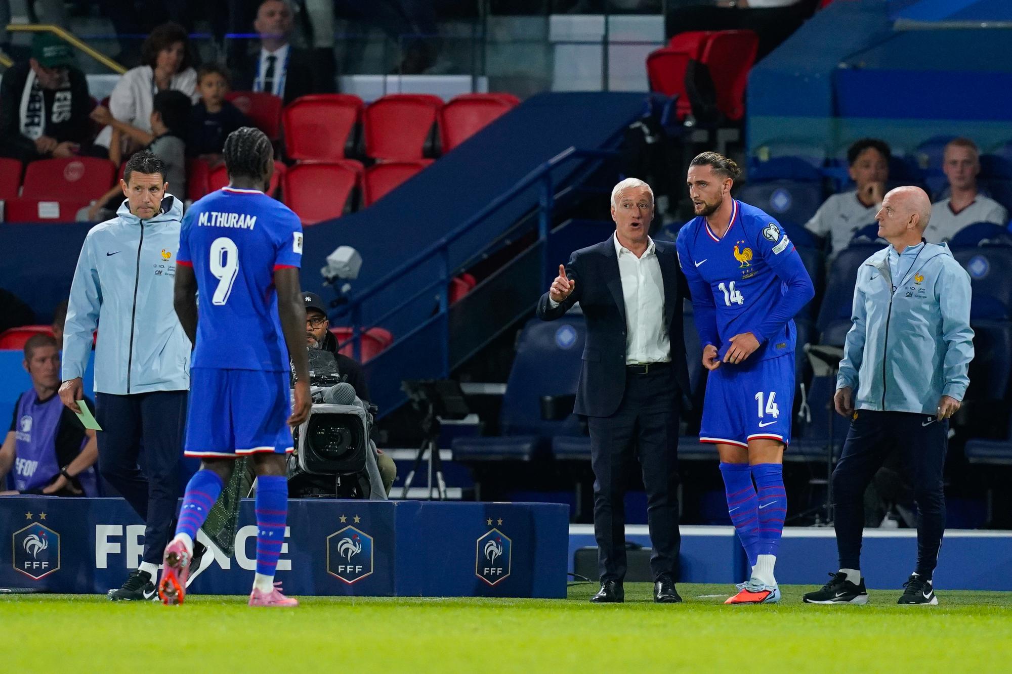 Didier Deschamps réagit aux sifflets du Parc contre Rabiot : «/Aucun joueur ne devrait subir ça/»