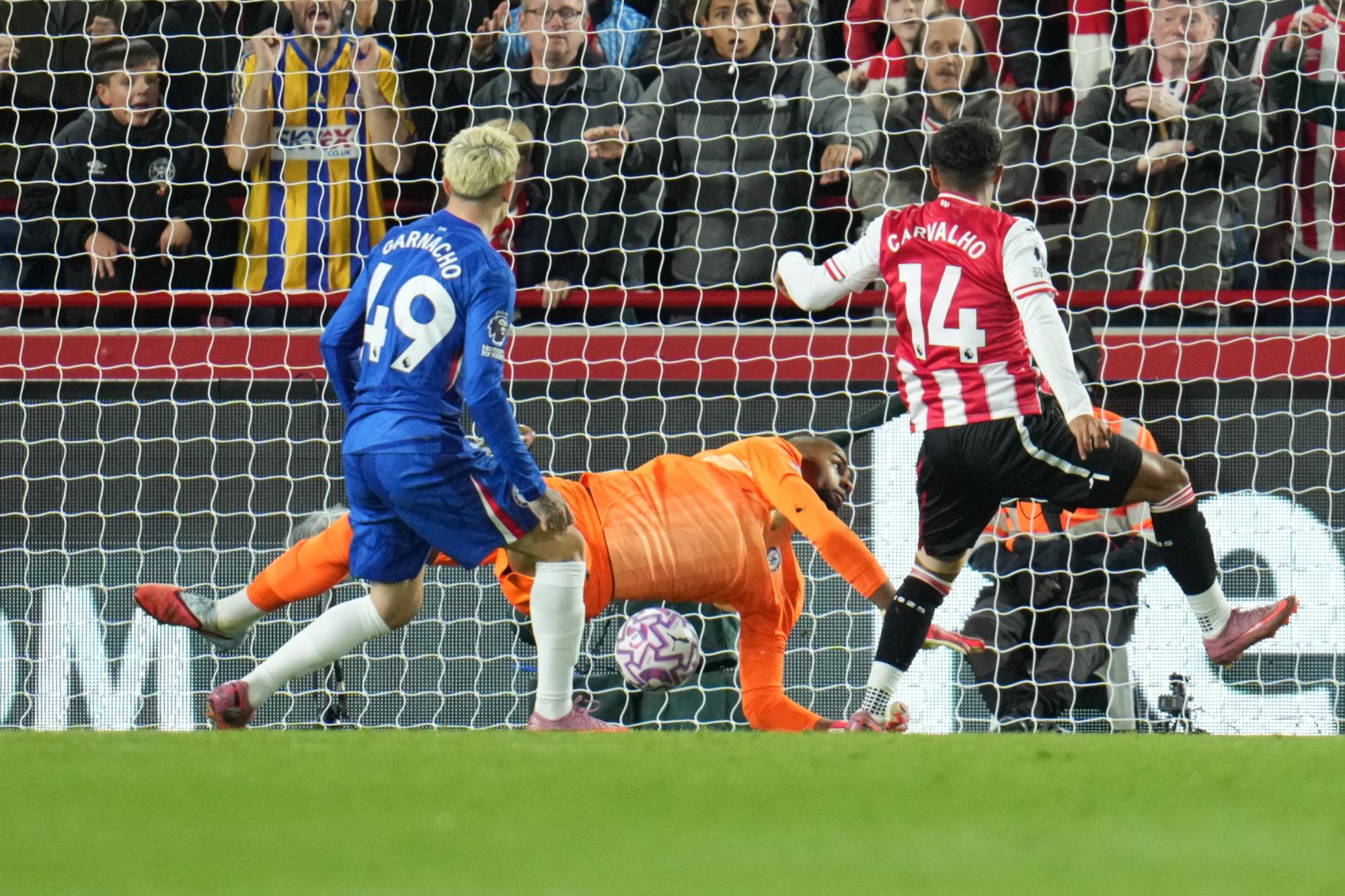 Chelsea accroché à Brentford dans le temps additionnel