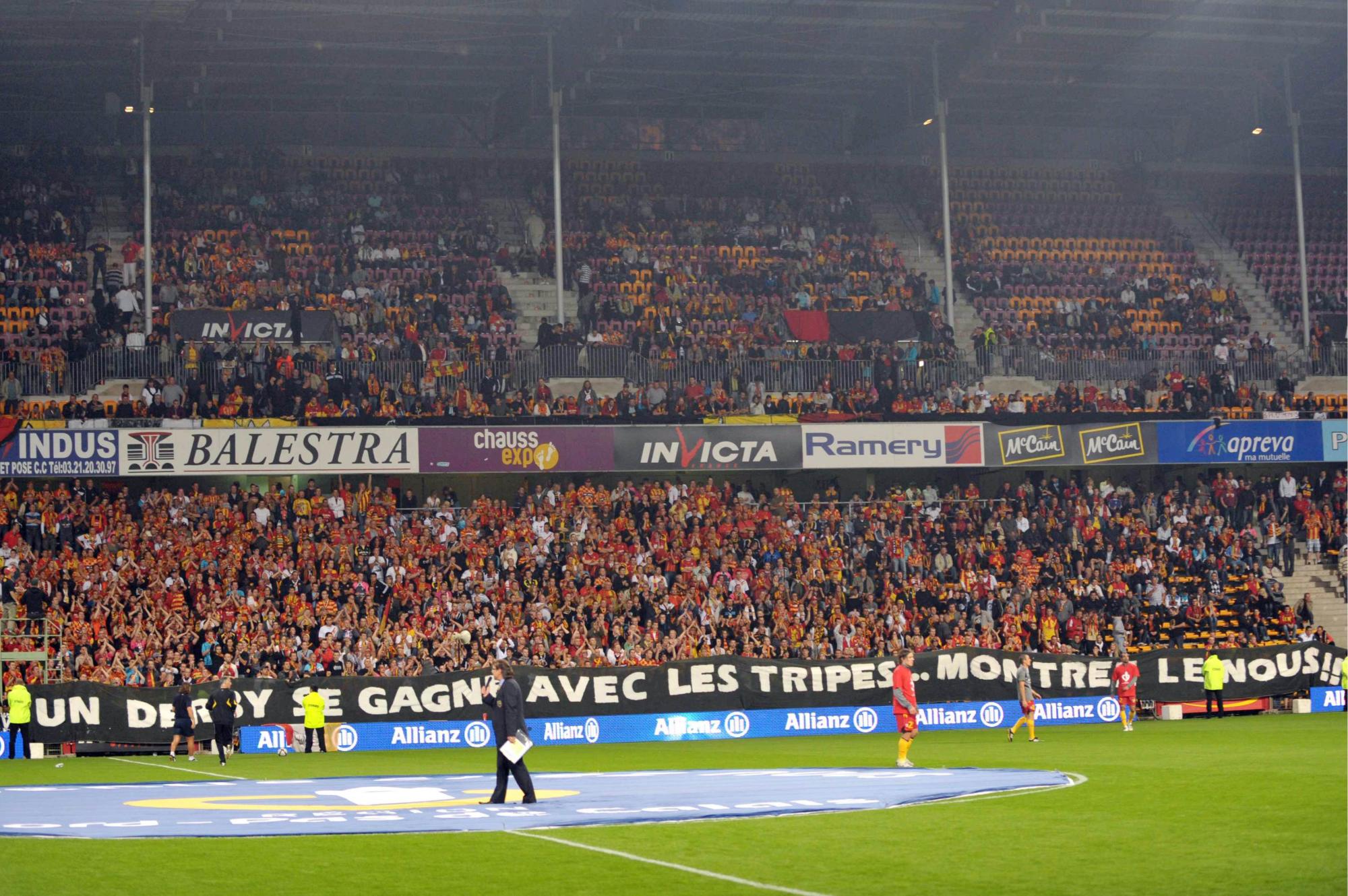 Ligue 1 : Polémique à propos des supporters de Lens, qui auraient été maltraités lors du match au PSG