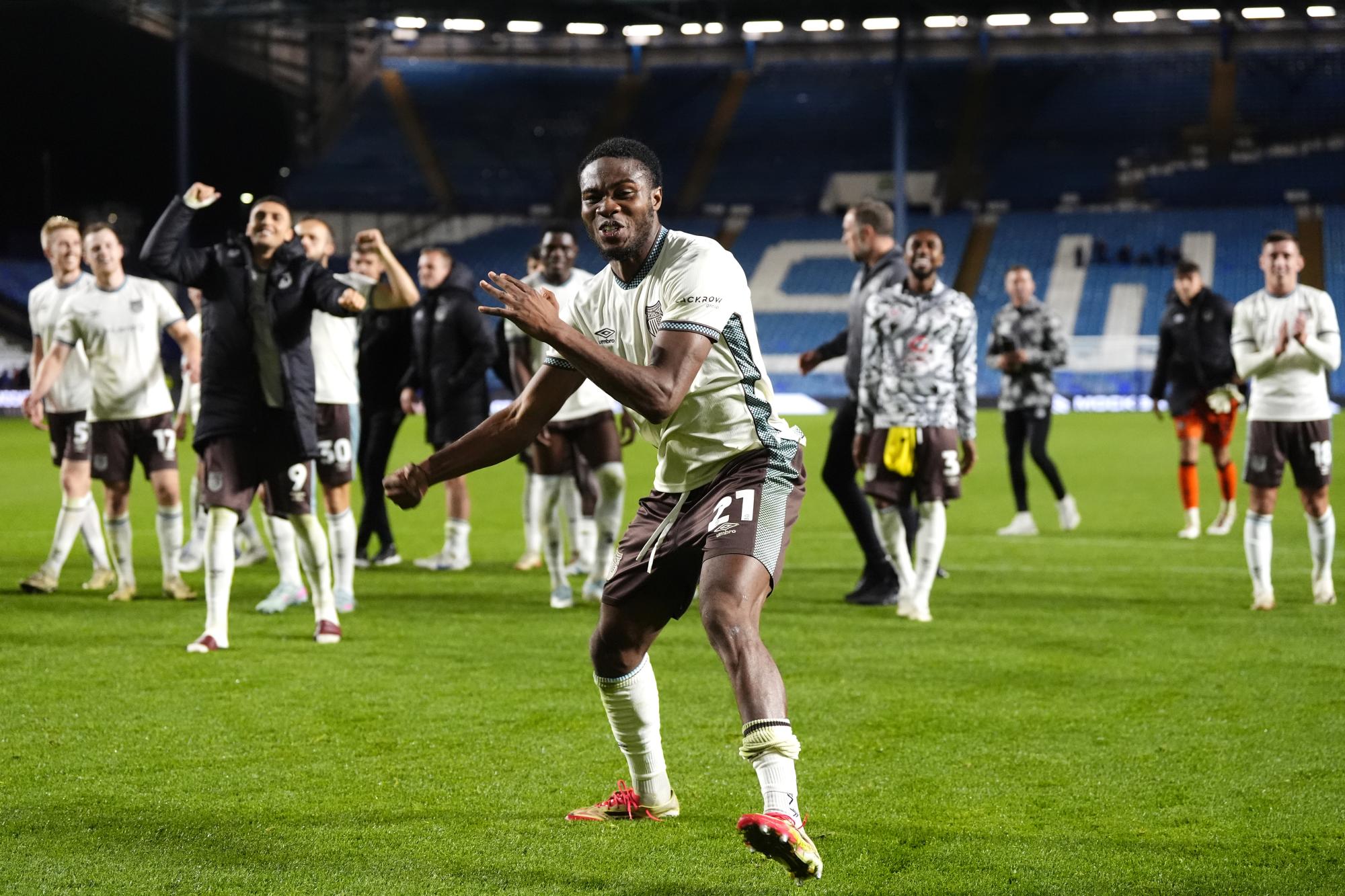 Le tombeur de Manchester United Grimsby se qualifie encore en Coupe de la Ligue anglaise