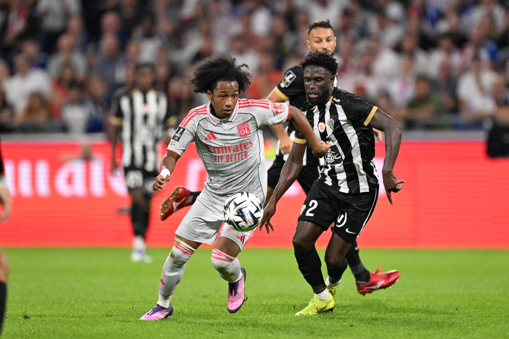 Ligue 1 : Malick Fofana et Martin Satriano réagissent après la victoire de Lyon contre Angers