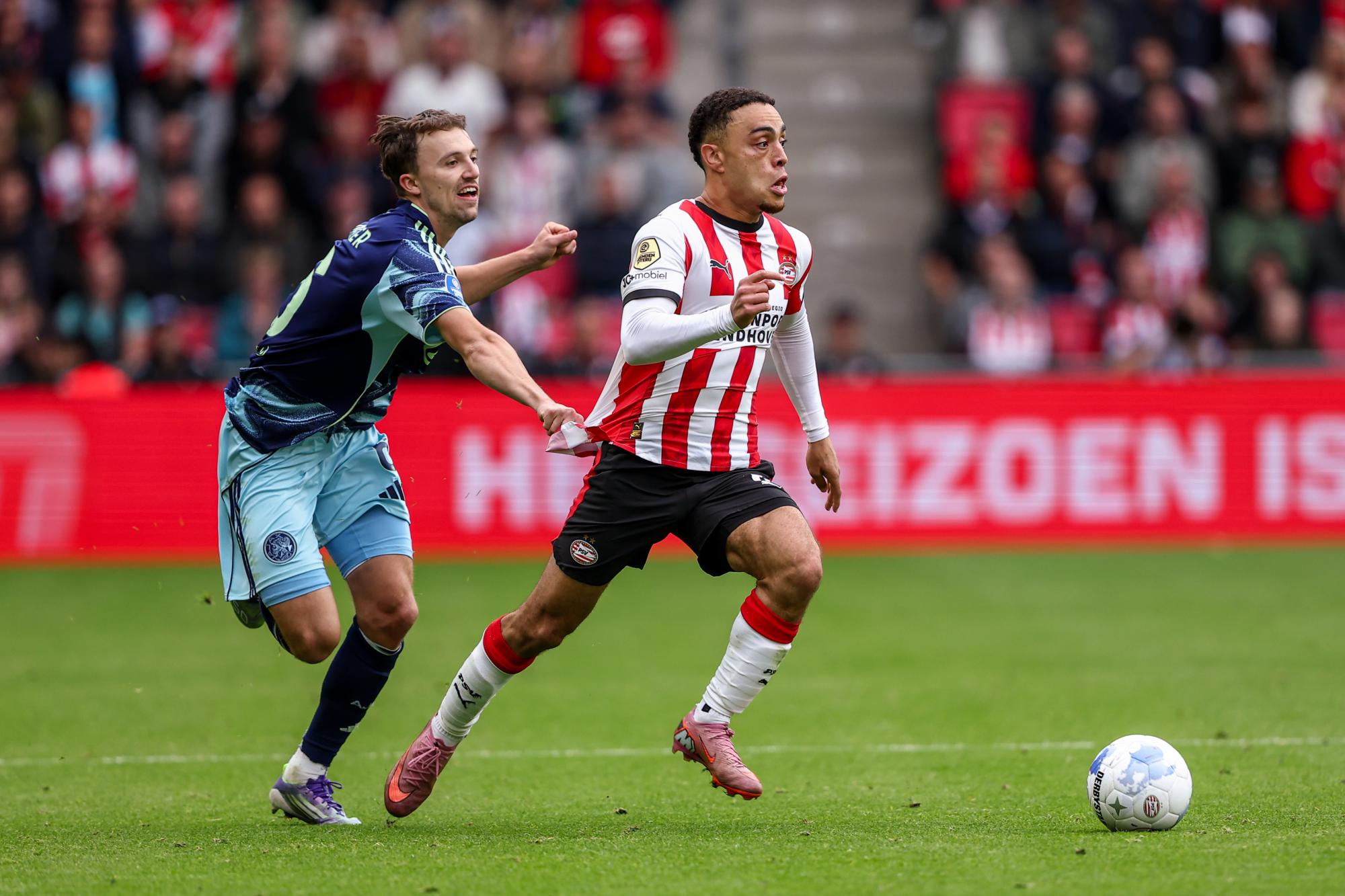 Eredivisie : l'Ajax arrache le nul sur la pelouse du PSV