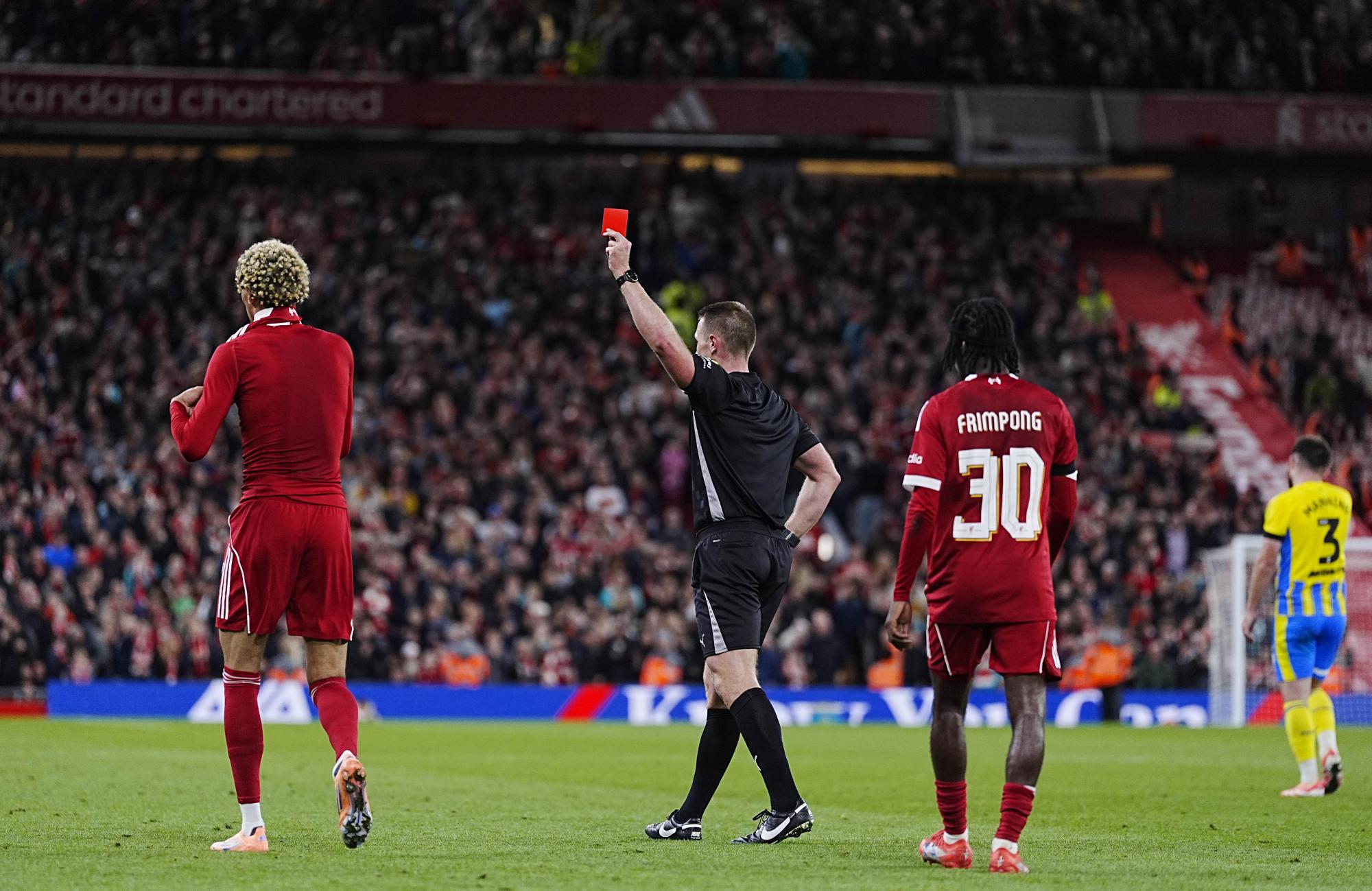 League Cup : Arne Slot mécontent de la célébration d'Hugo Ekitike
