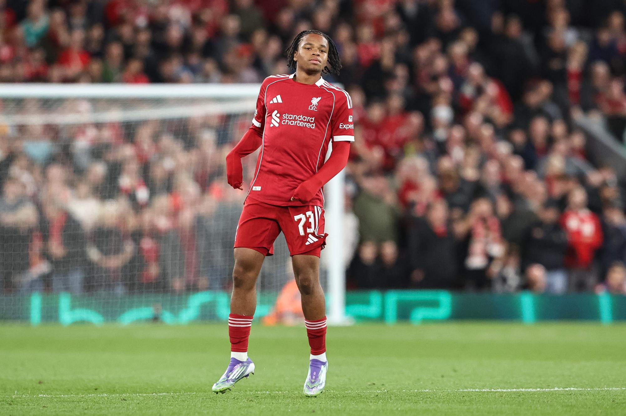 Le héros de Liverpool en août, Rio Ngumoha, signe son premier contrat professionnel