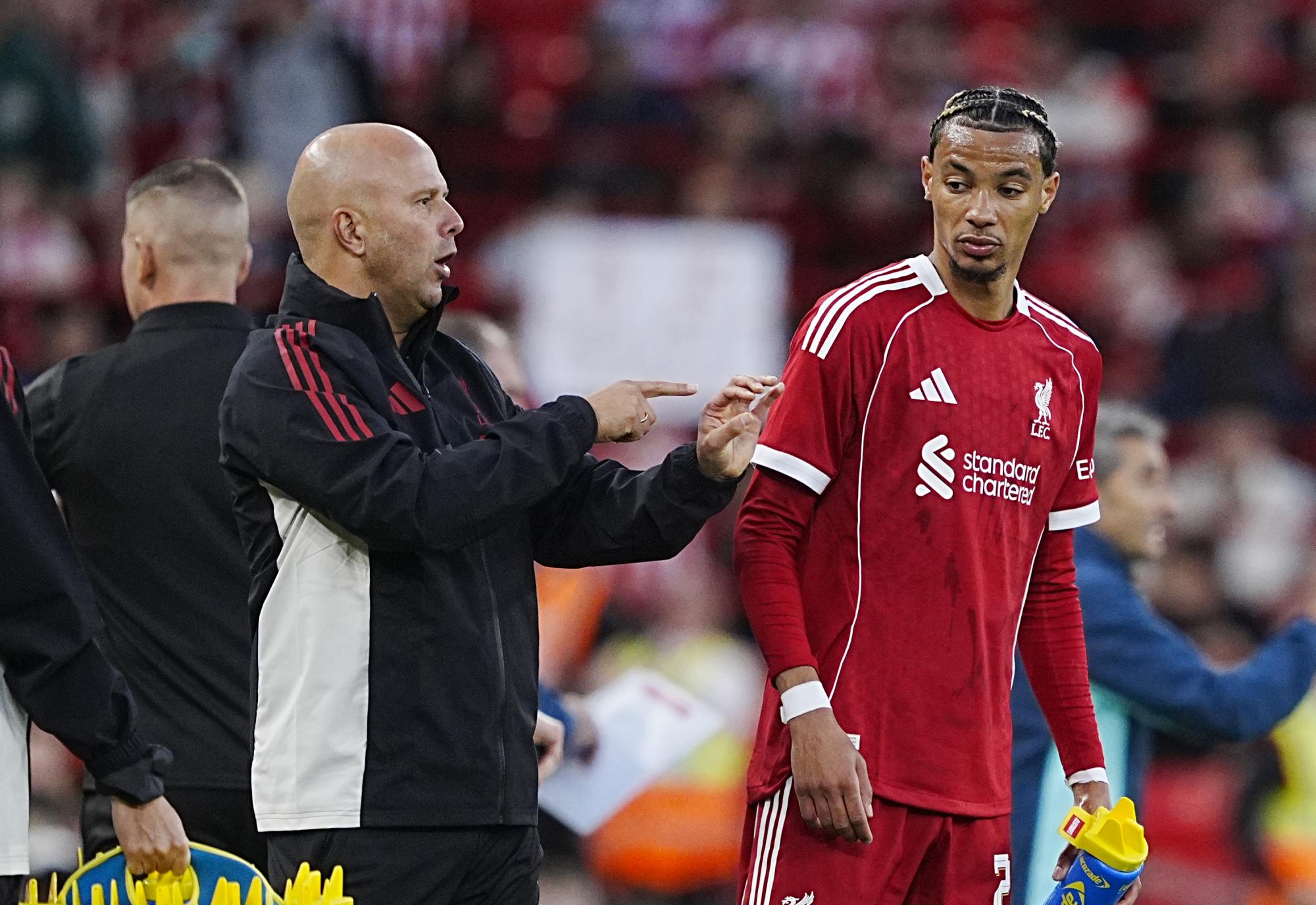 Liverpool : Arne Slot dément l'existence d'une sanction financière contre Hugo Ekitike