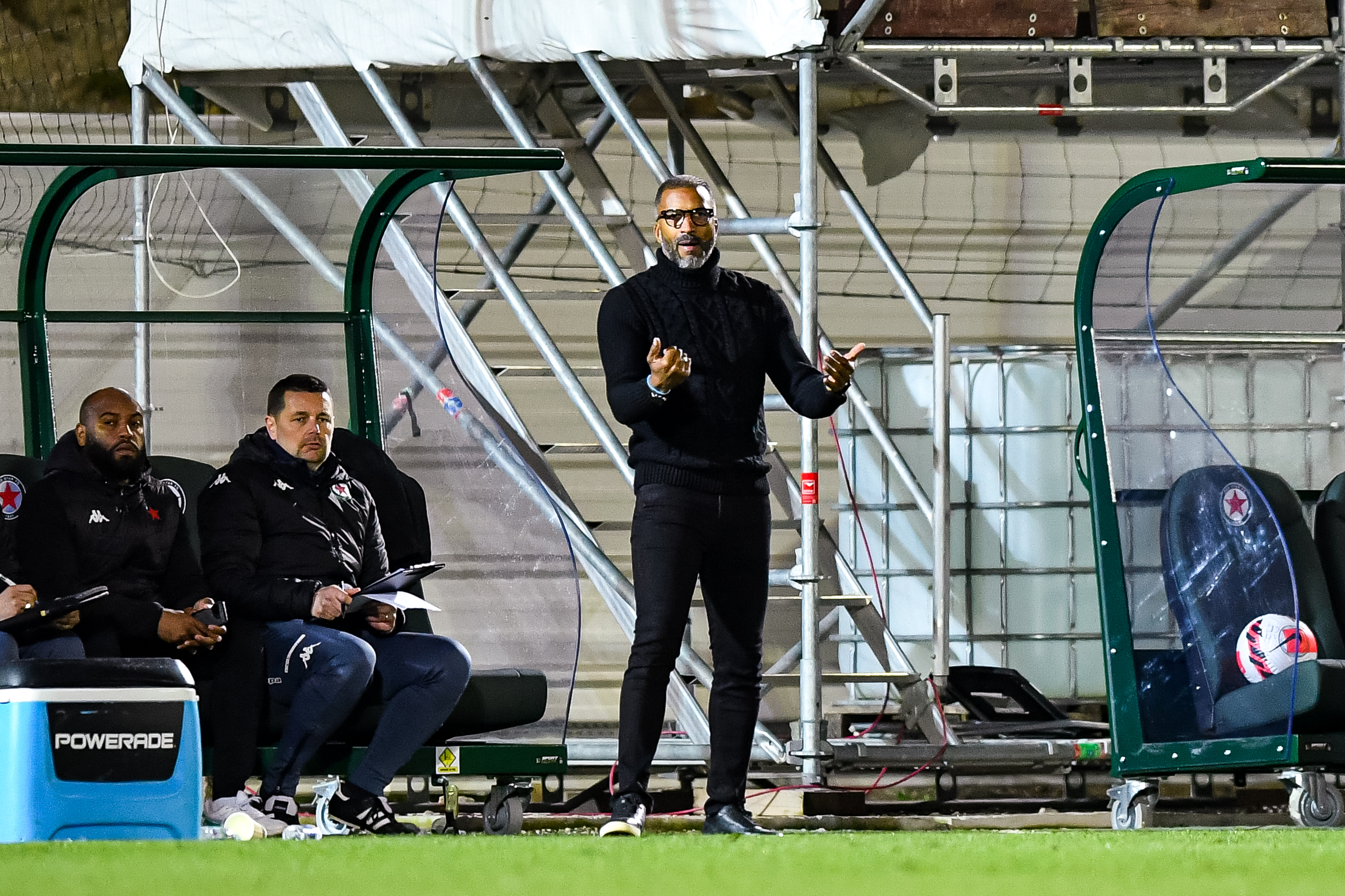 Ligue 1, Rennes-Lens : Habib Beye ou Pierre Sage, qui est vraiment le patron entre les deux entraîneurs ?