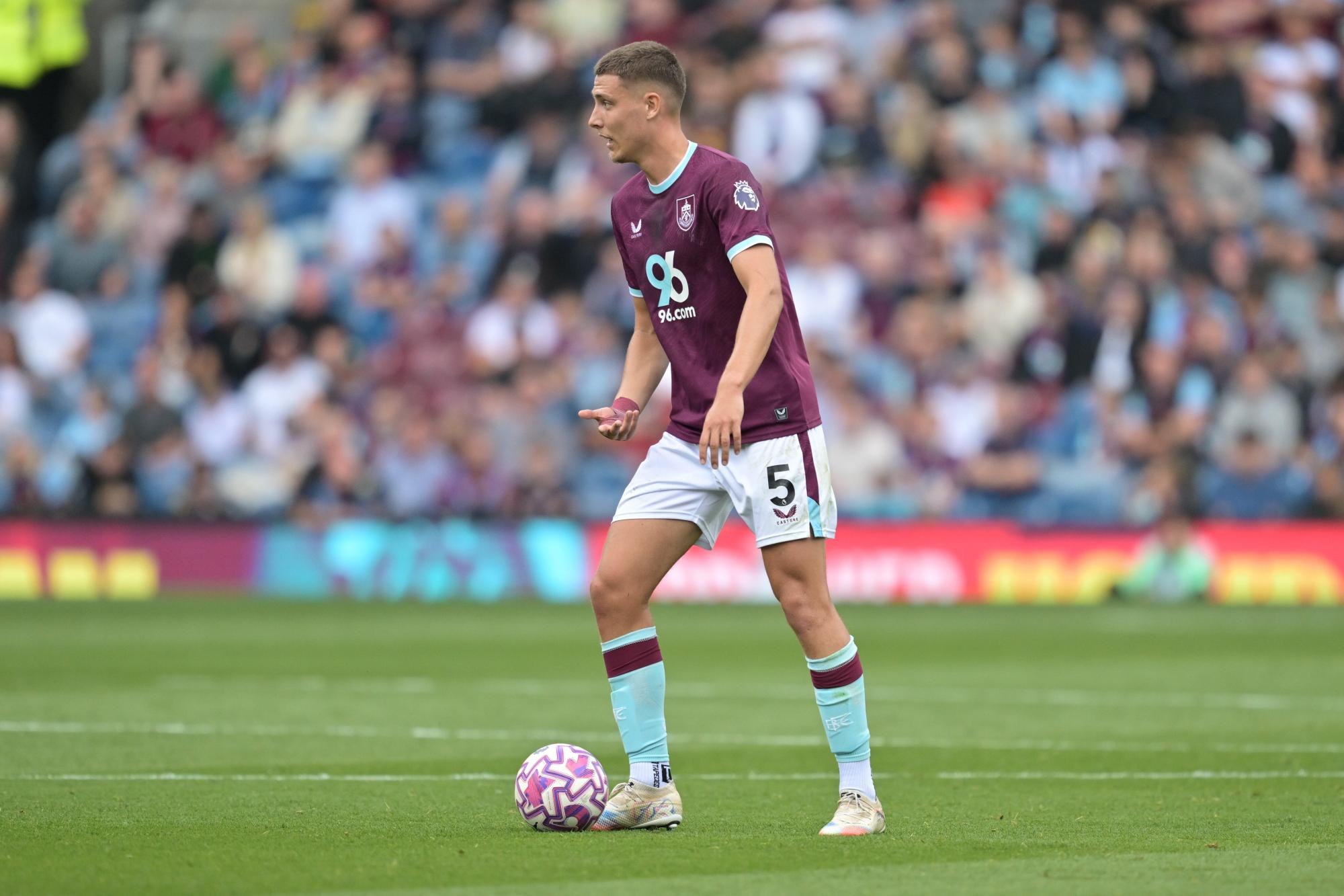 Maxime Estève met un doublé contre son camp face à Manchester City