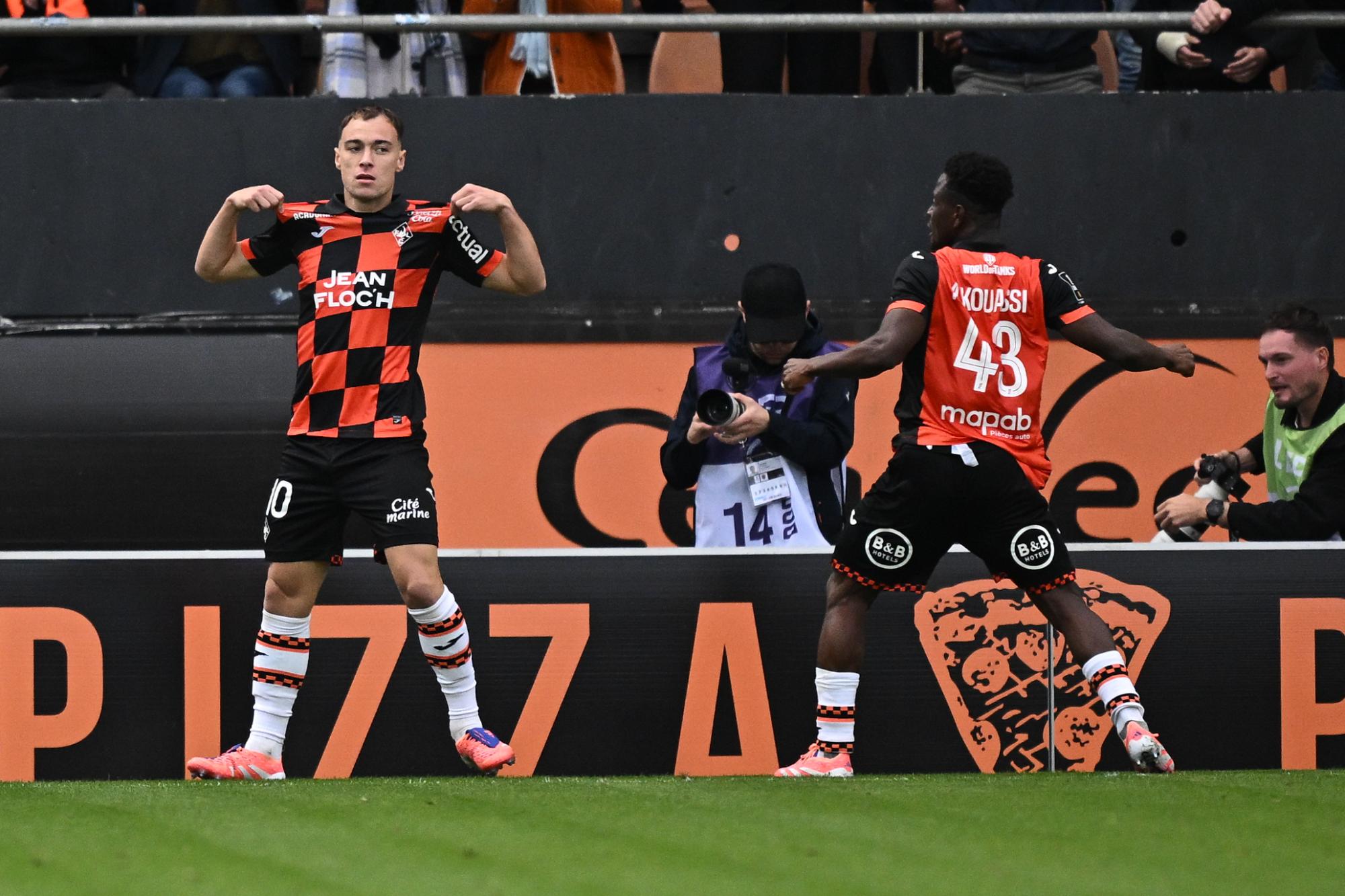 Ligue 1 : Lorient domine Monaco à onze contre dix grâce au fils de Mickaël Pagis, Pablo
