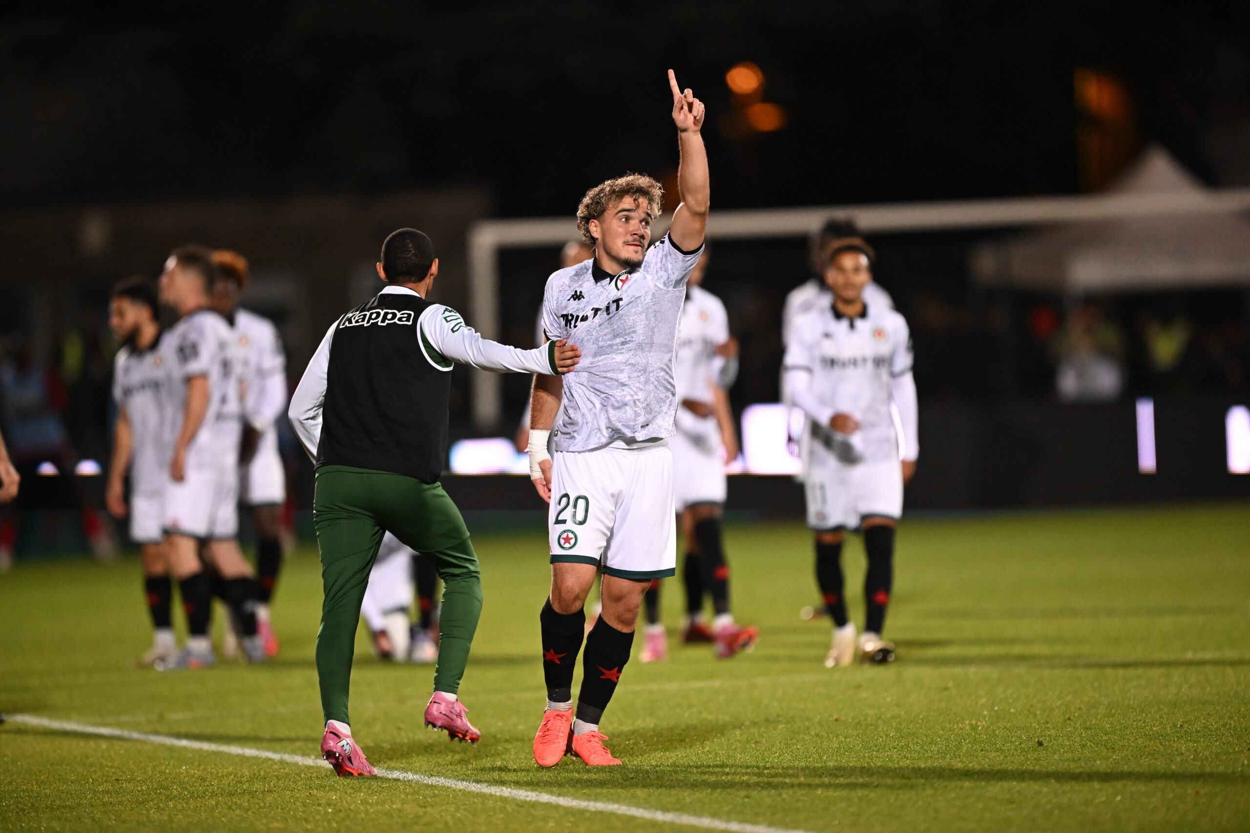 Ligue 2 : le Red Star rebondit en s'imposant à Boulogne