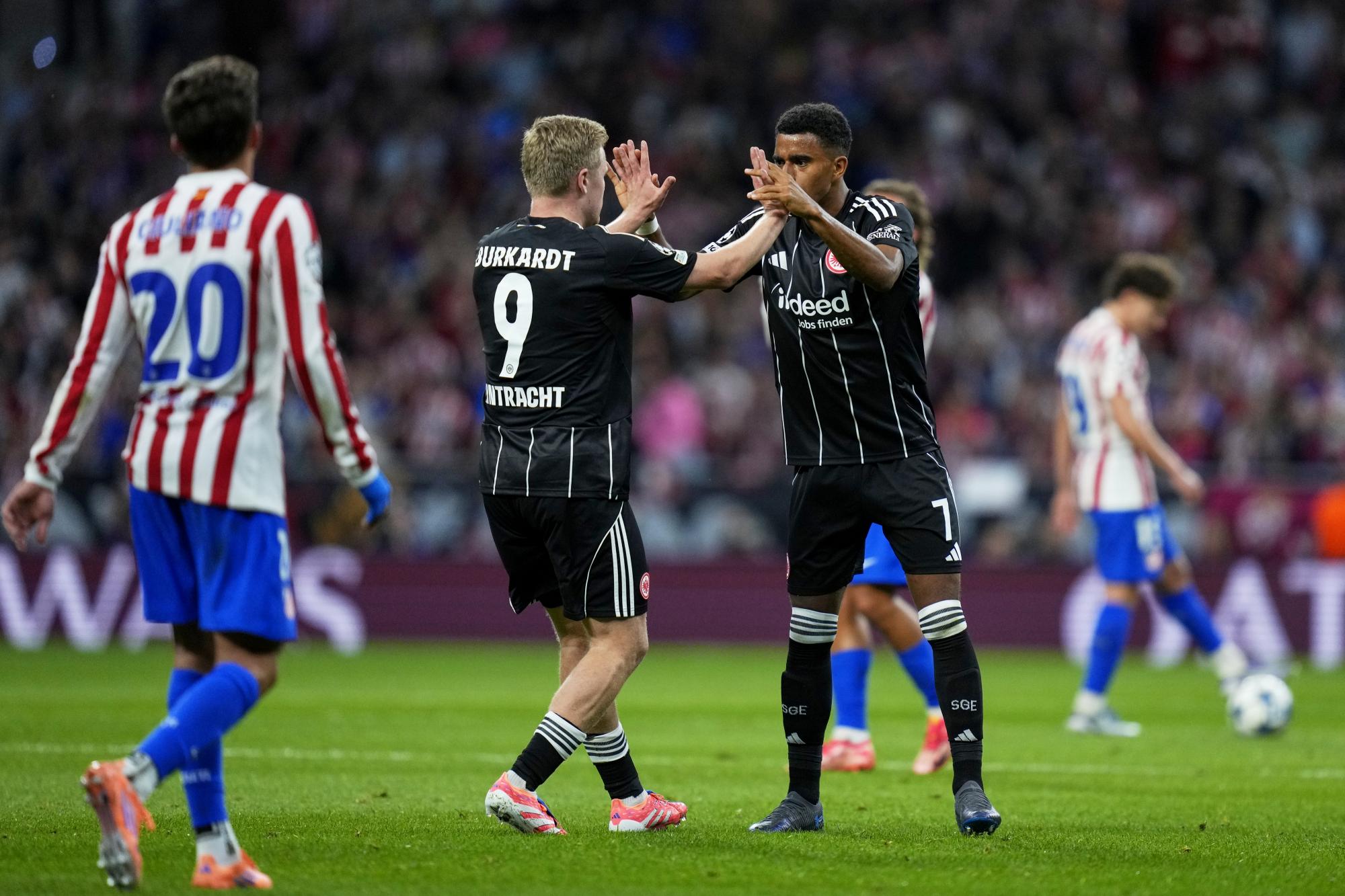 48 choses plus spectaculaires que les matchs de l'Eintracht Francfort