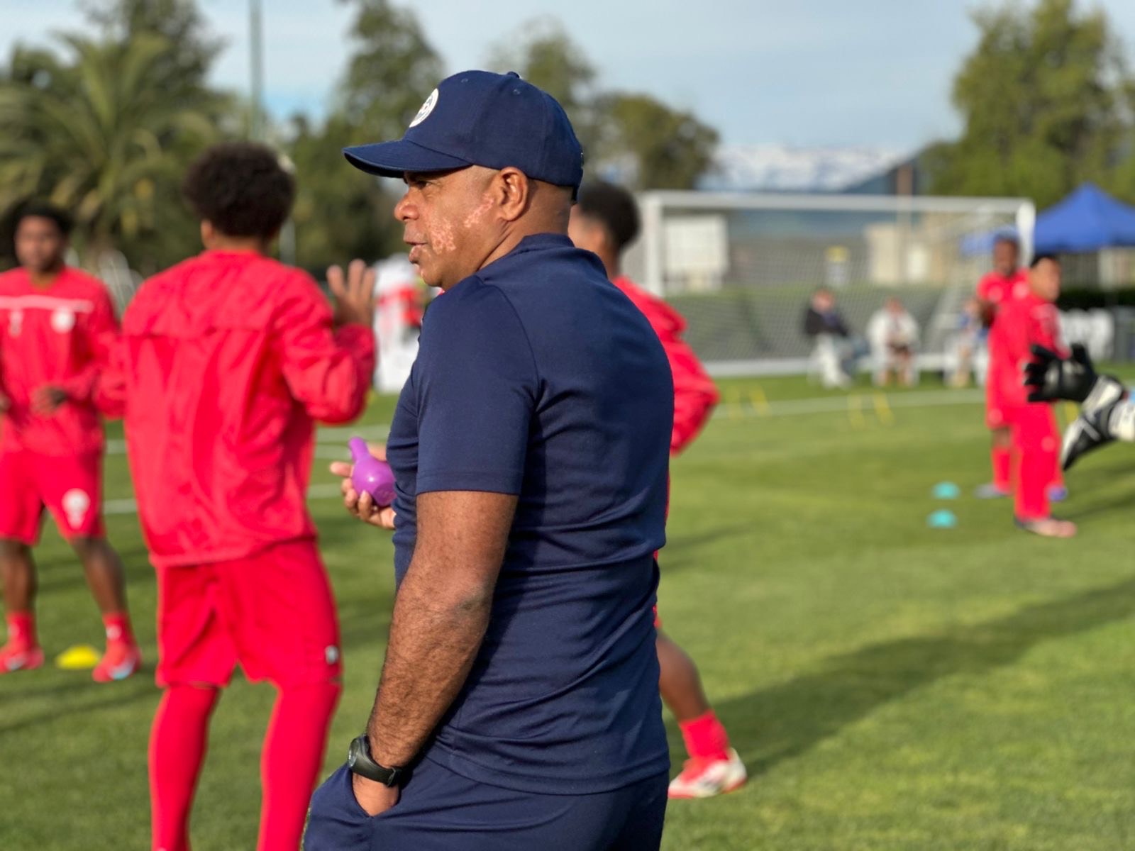 Pierre Wajoka, sélectionneur U20 de la Nouvelle-Calédonie : « Les gens sont contents de jouer contre l'équipe de France//»