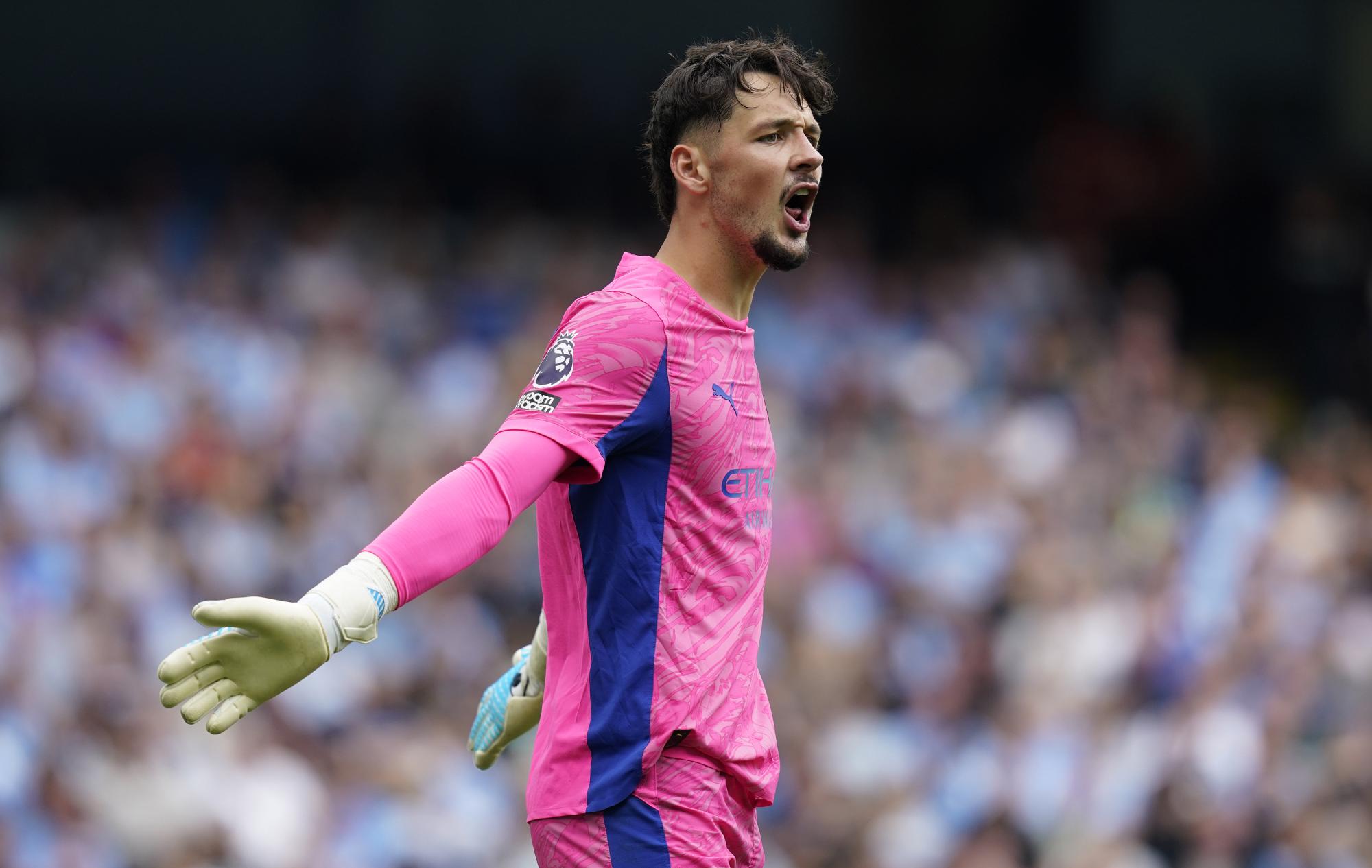À peine arrivé, James Trafford envisagerait déjà un départ de Manchester City