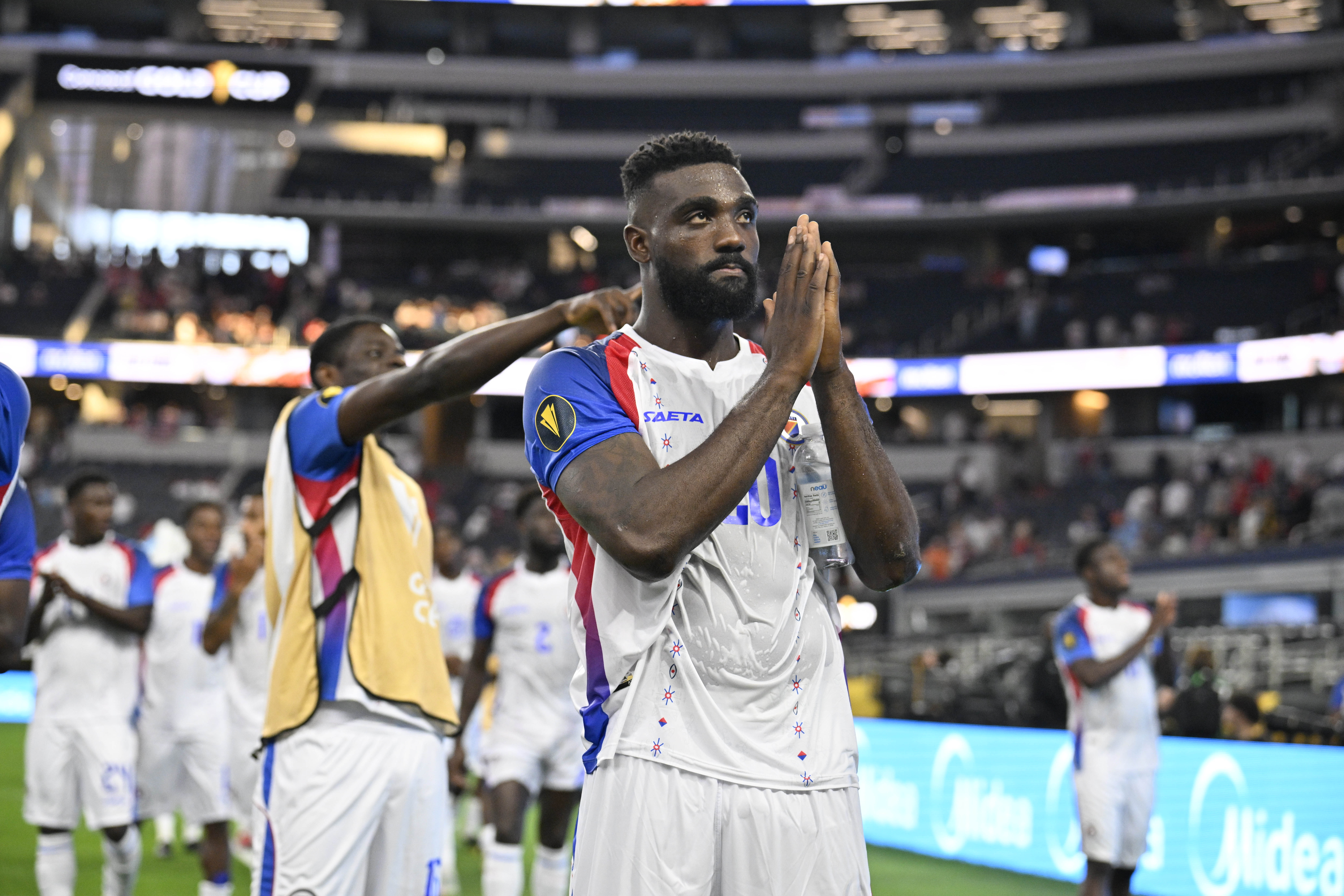 Quand le match de qualification pour le Mondial 2026 Nicaragua-Haïti se dispute sous l'eau et sans électricité